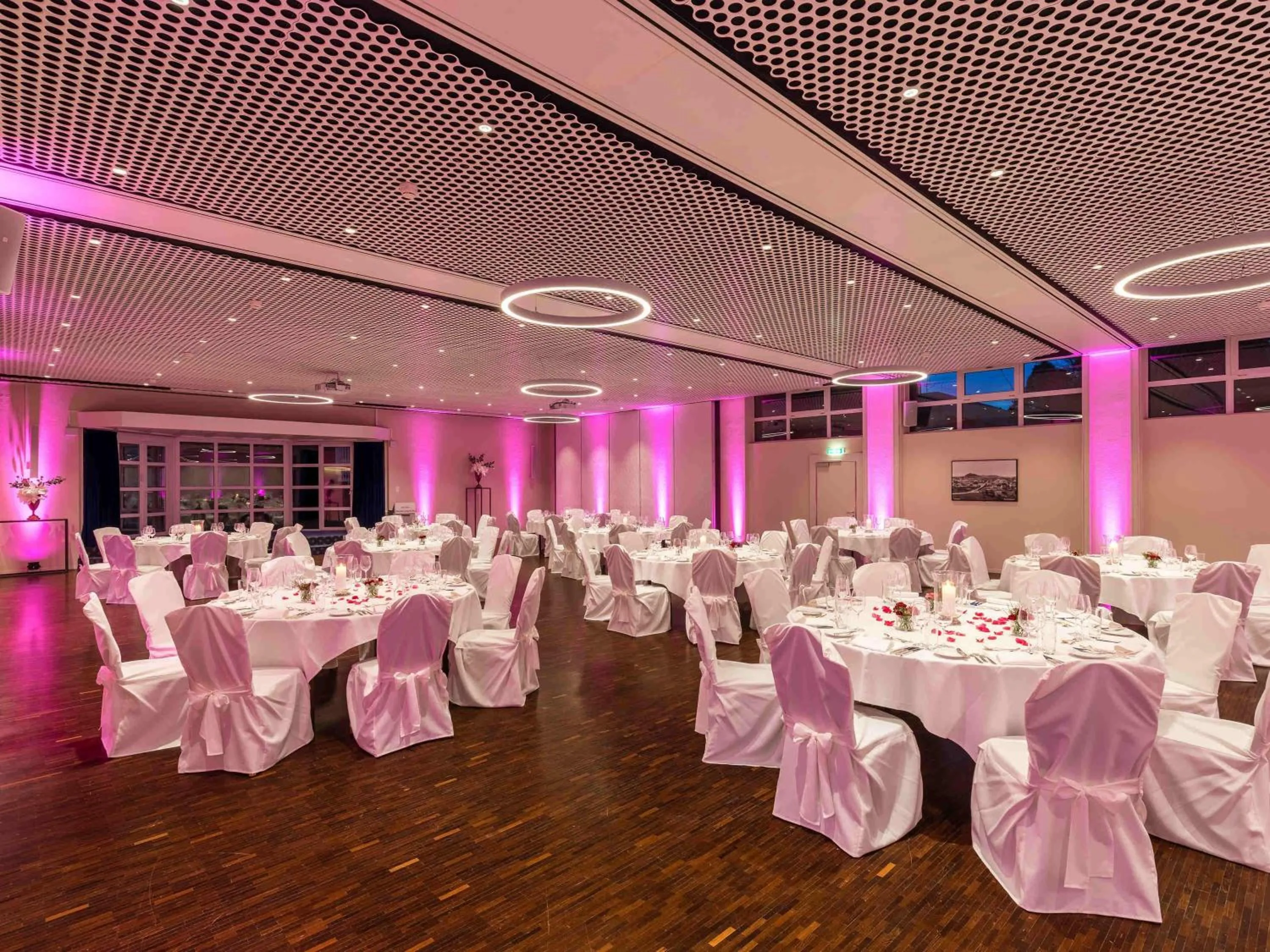 wedding in Mercure Lenzburg Krone