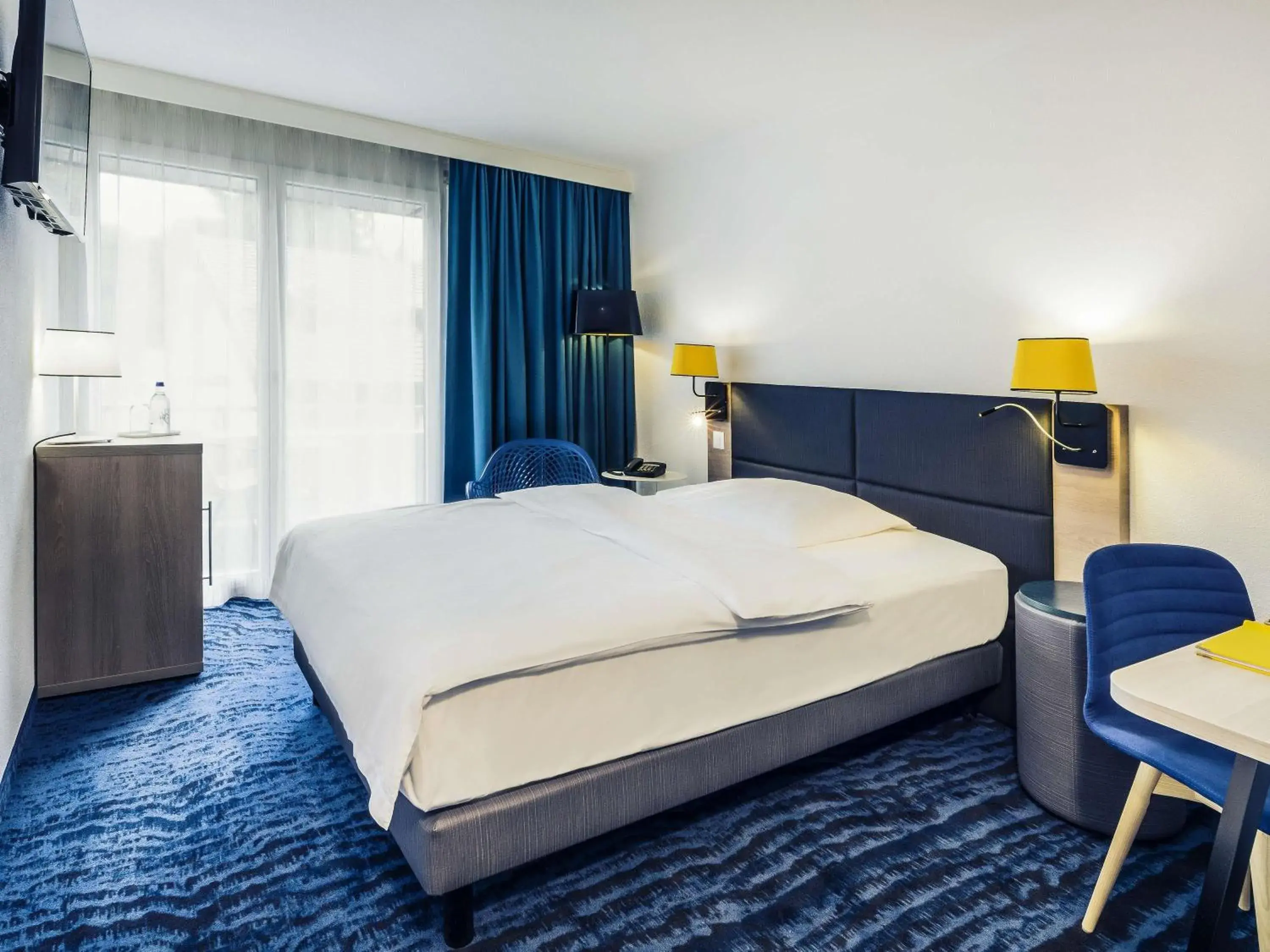 Standard Double Room with Balcony - single occupancy in Mercure Lenzburg Krone Standard Double Room with Balcony - single occupancy in Mercure Lenzburg Krone