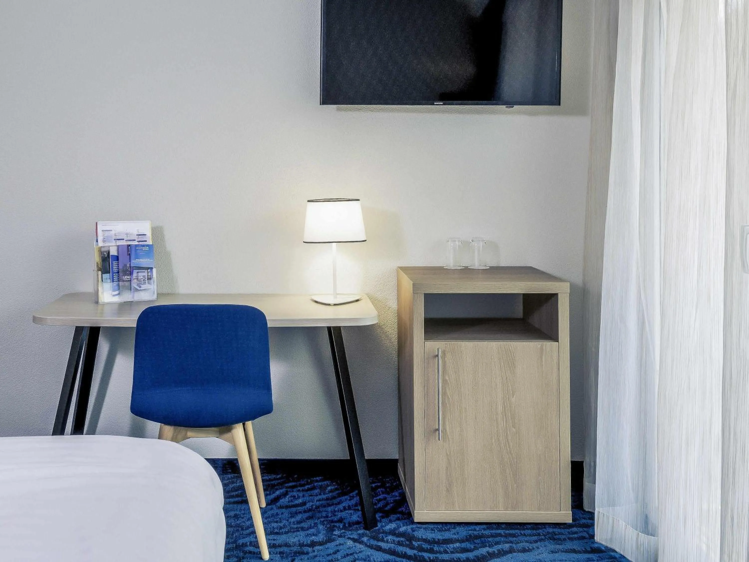 Bedroom, Bed in Mercure Lenzburg Krone