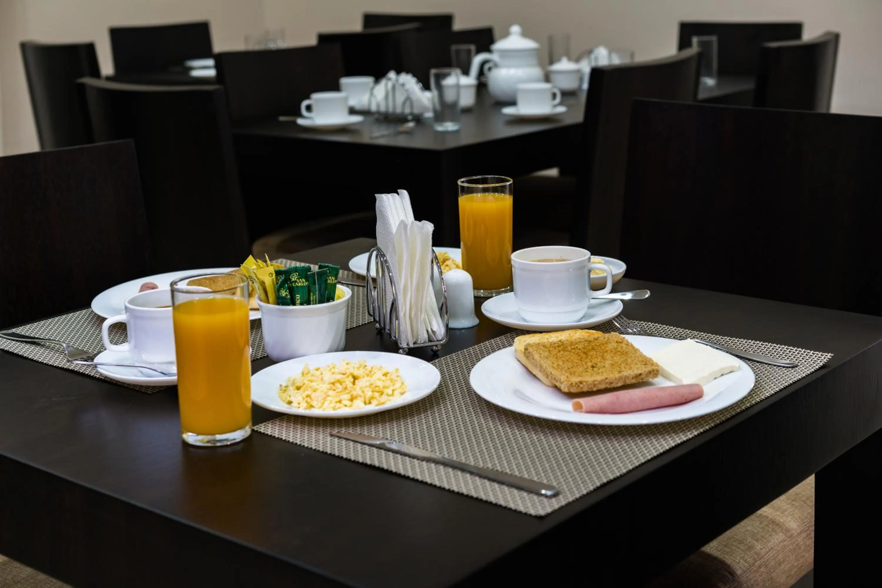 American breakfast in Hotel La Ría Durán
