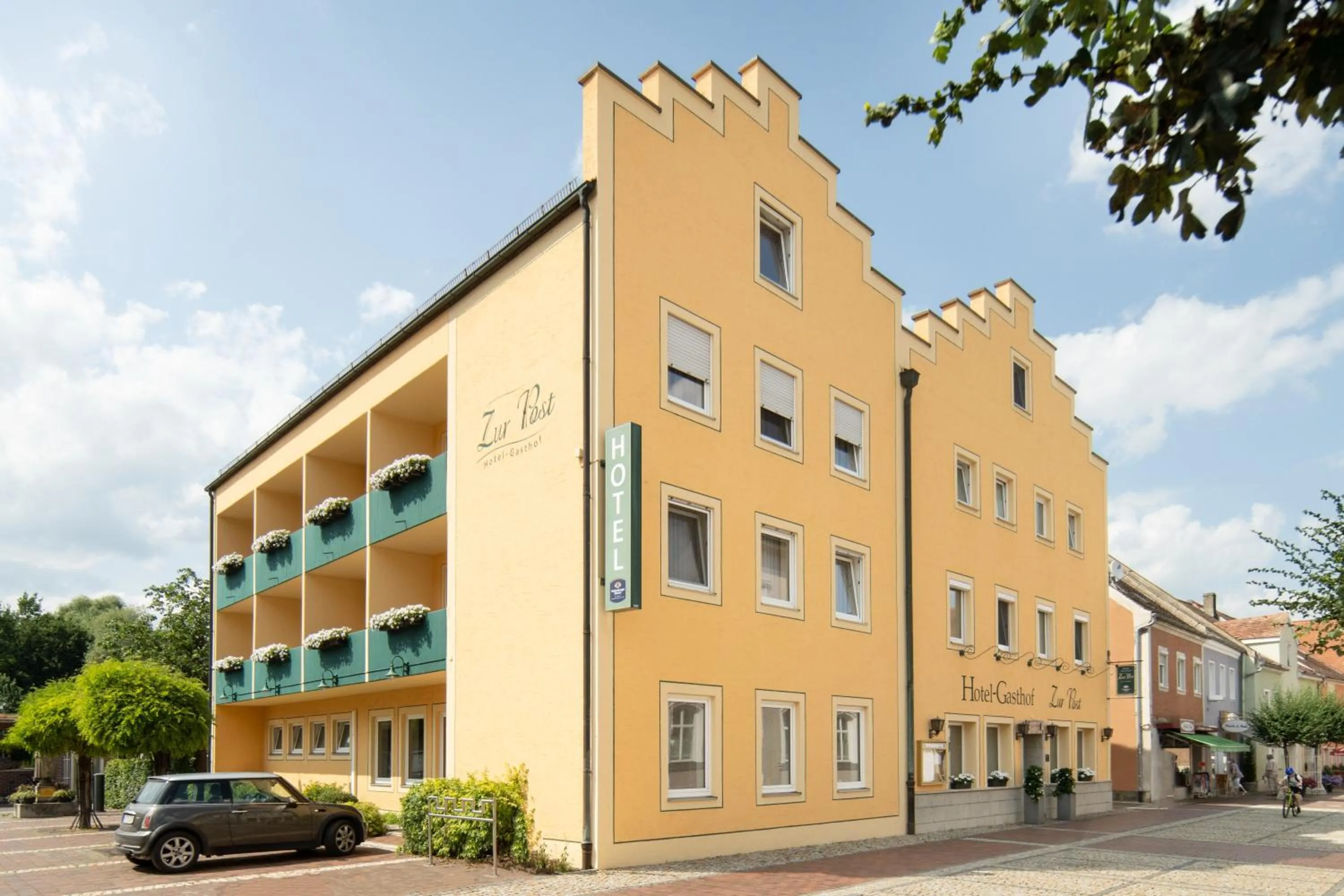 Property building in Hotel Zur Post