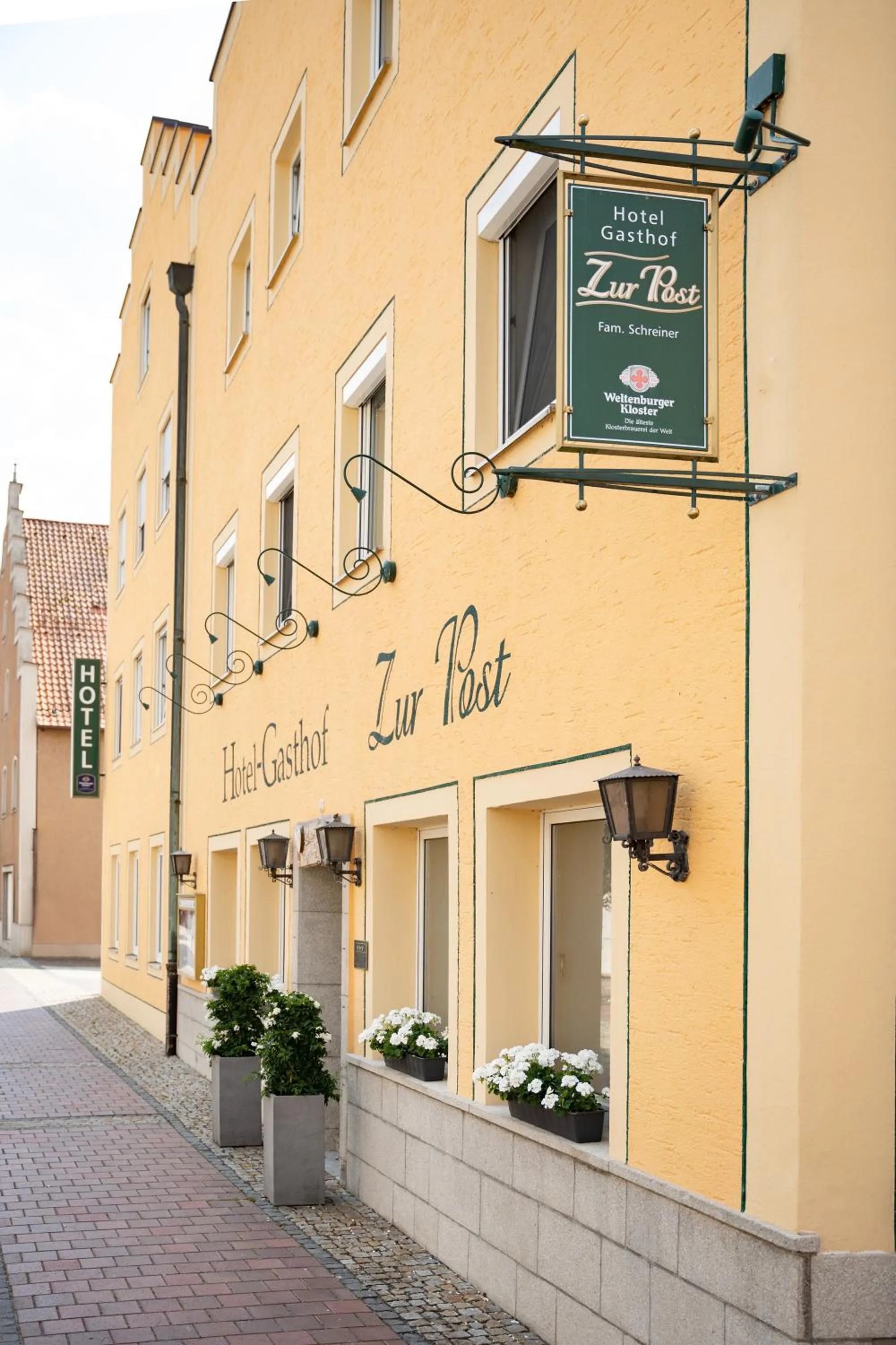 Property building in Hotel Zur Post