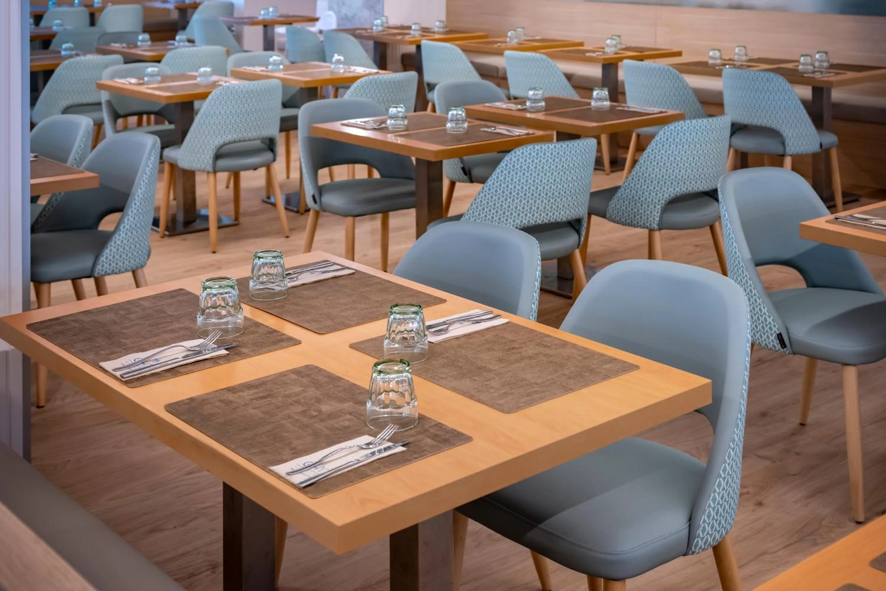 Restaurant/places to eat in GHT Oasis Park & Spa