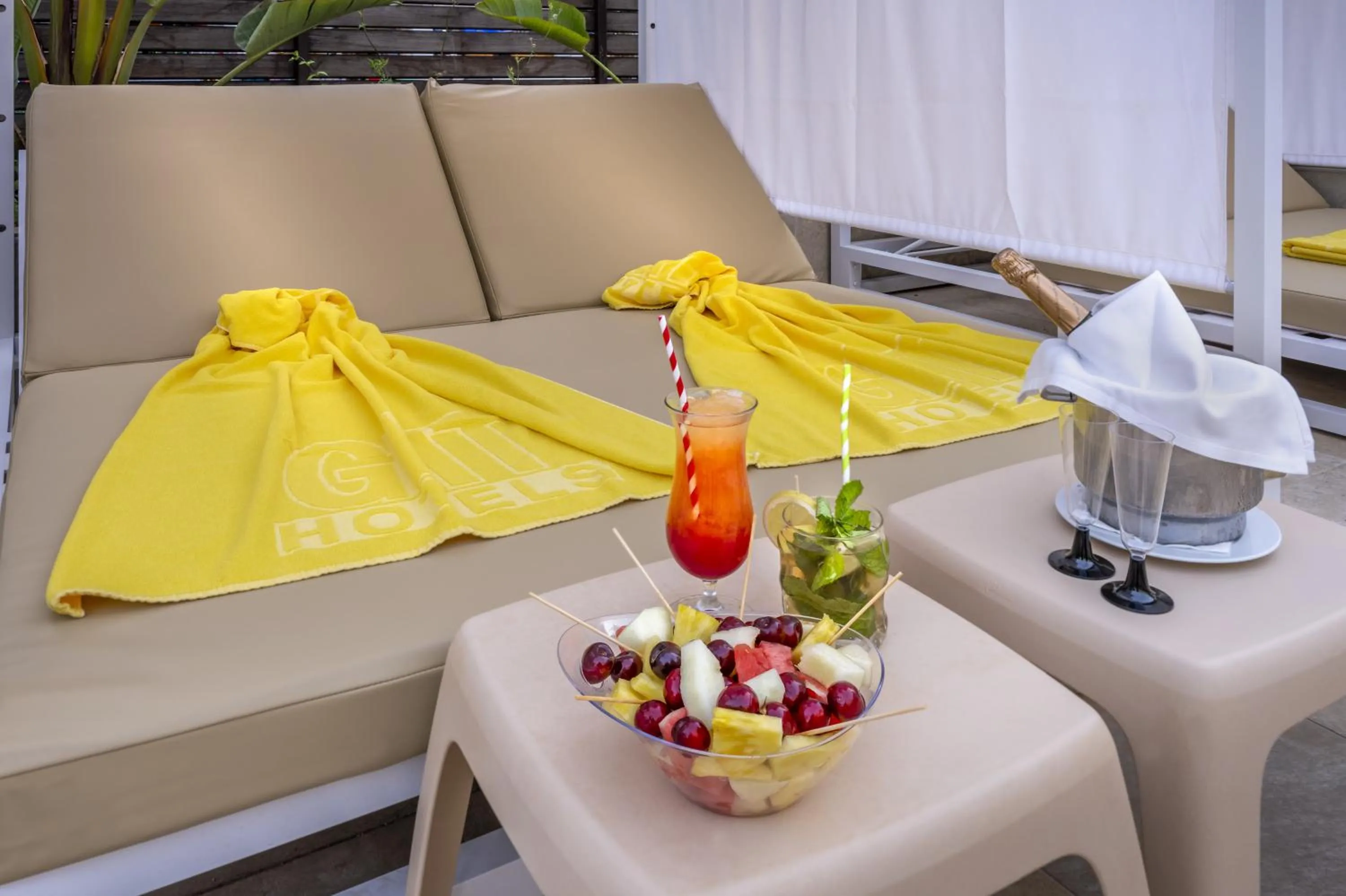 Balcony/Terrace in GHT Oasis Park & Spa