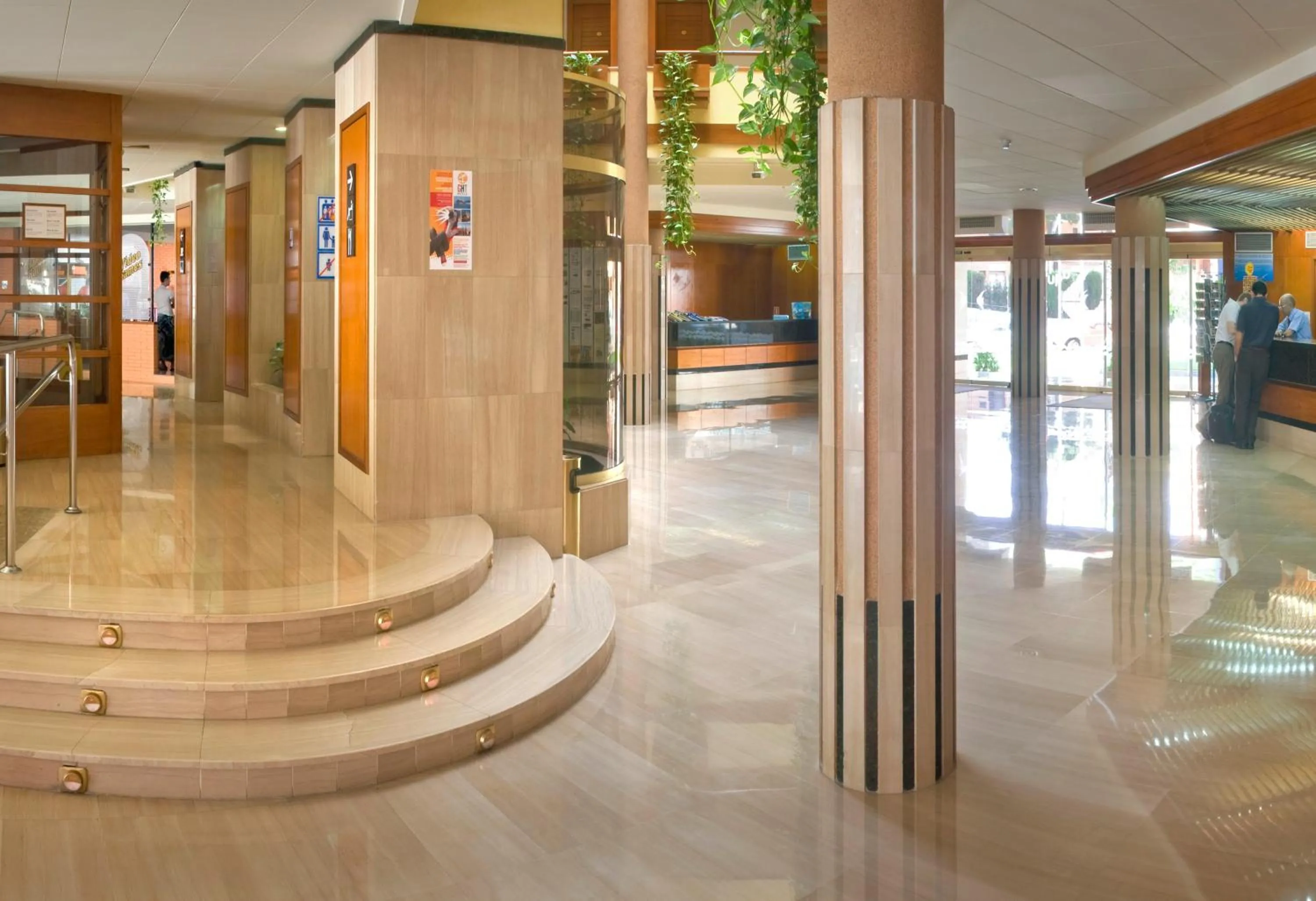 Facade/entrance in GHT Aquarium & Spa