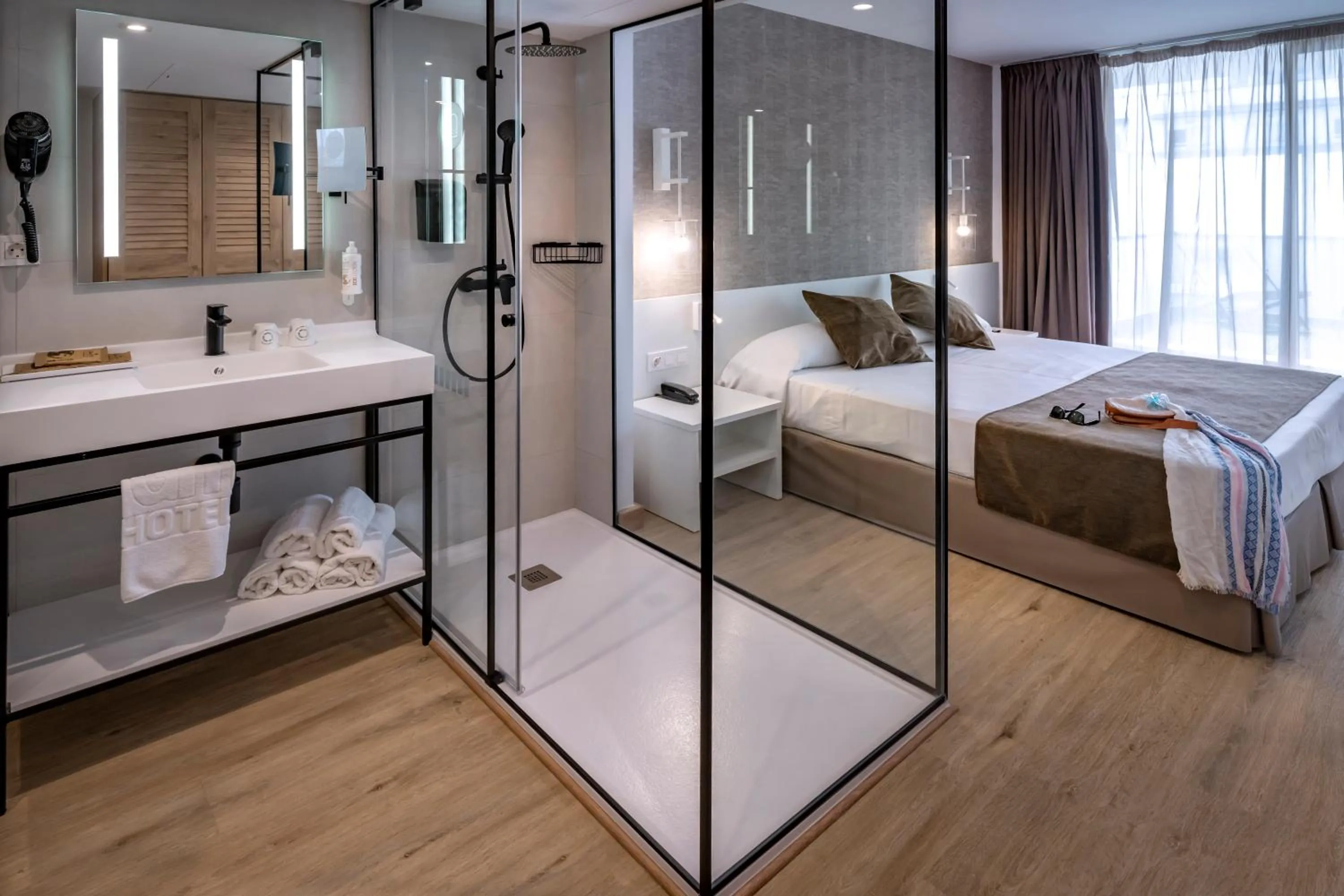 Photo of the whole room, Bed in GHT Costa Brava & Spa