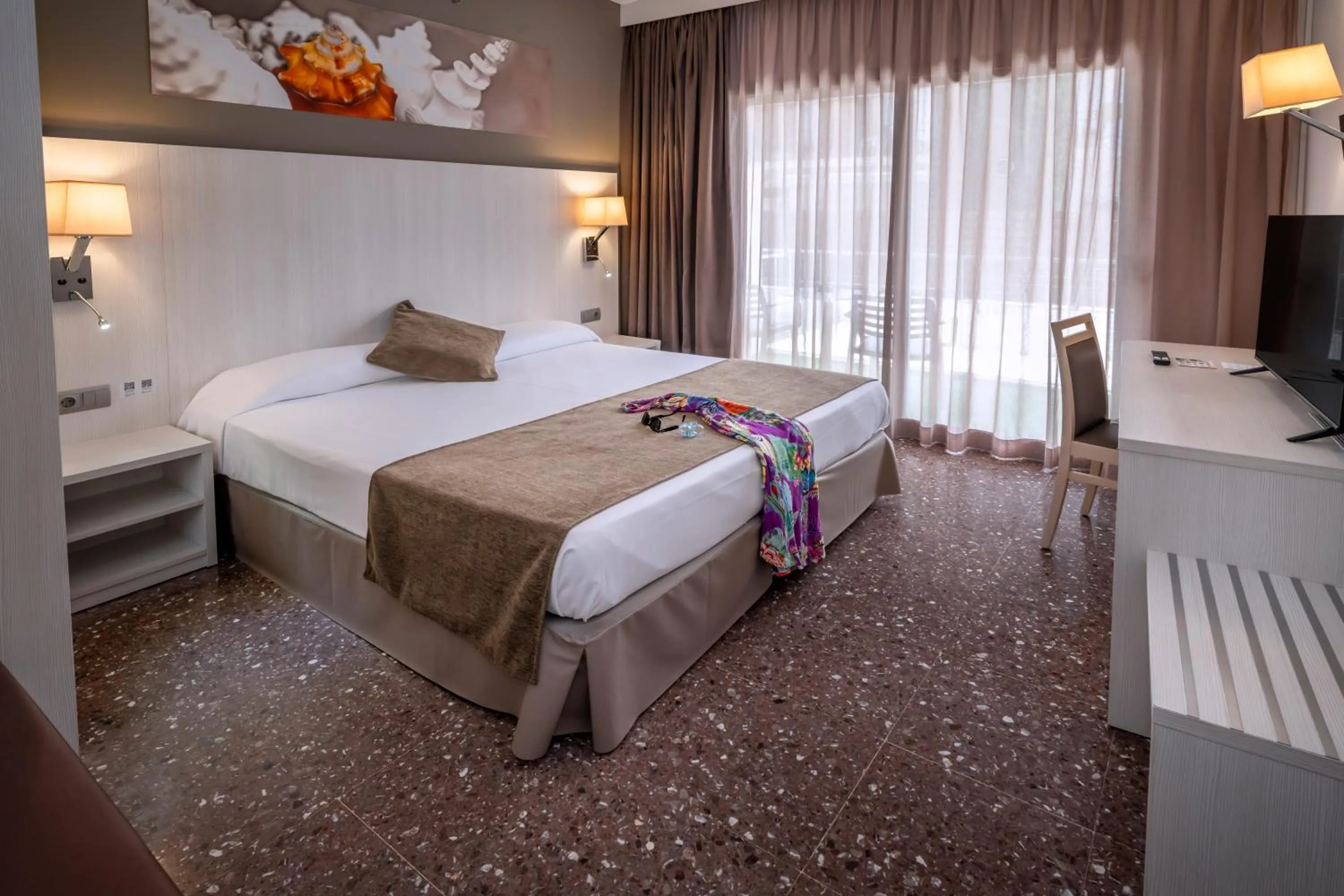 Photo of the whole room, Bed in GHT Costa Brava & Spa