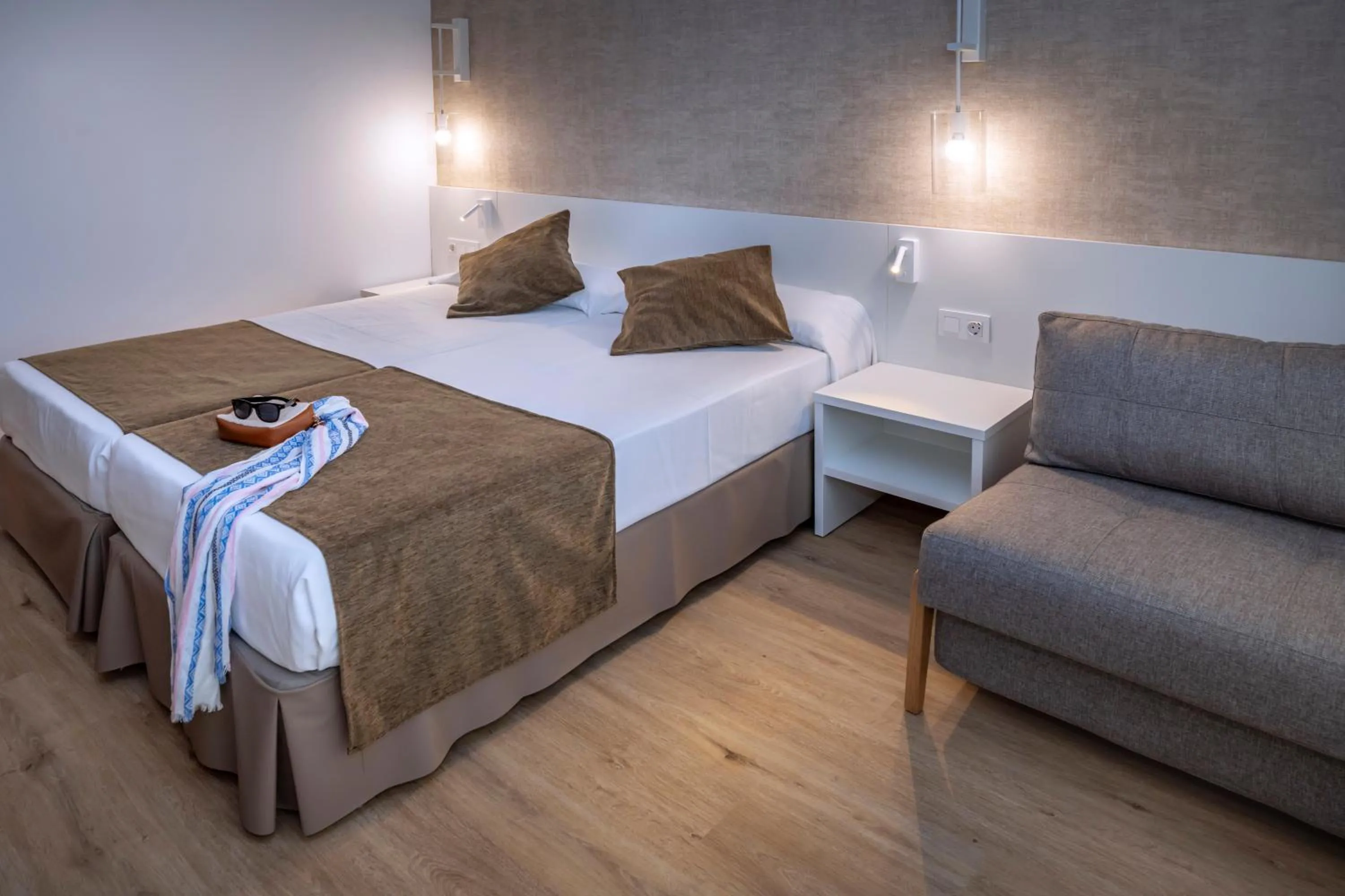 Photo of the whole room, Bed in GHT Costa Brava & Spa