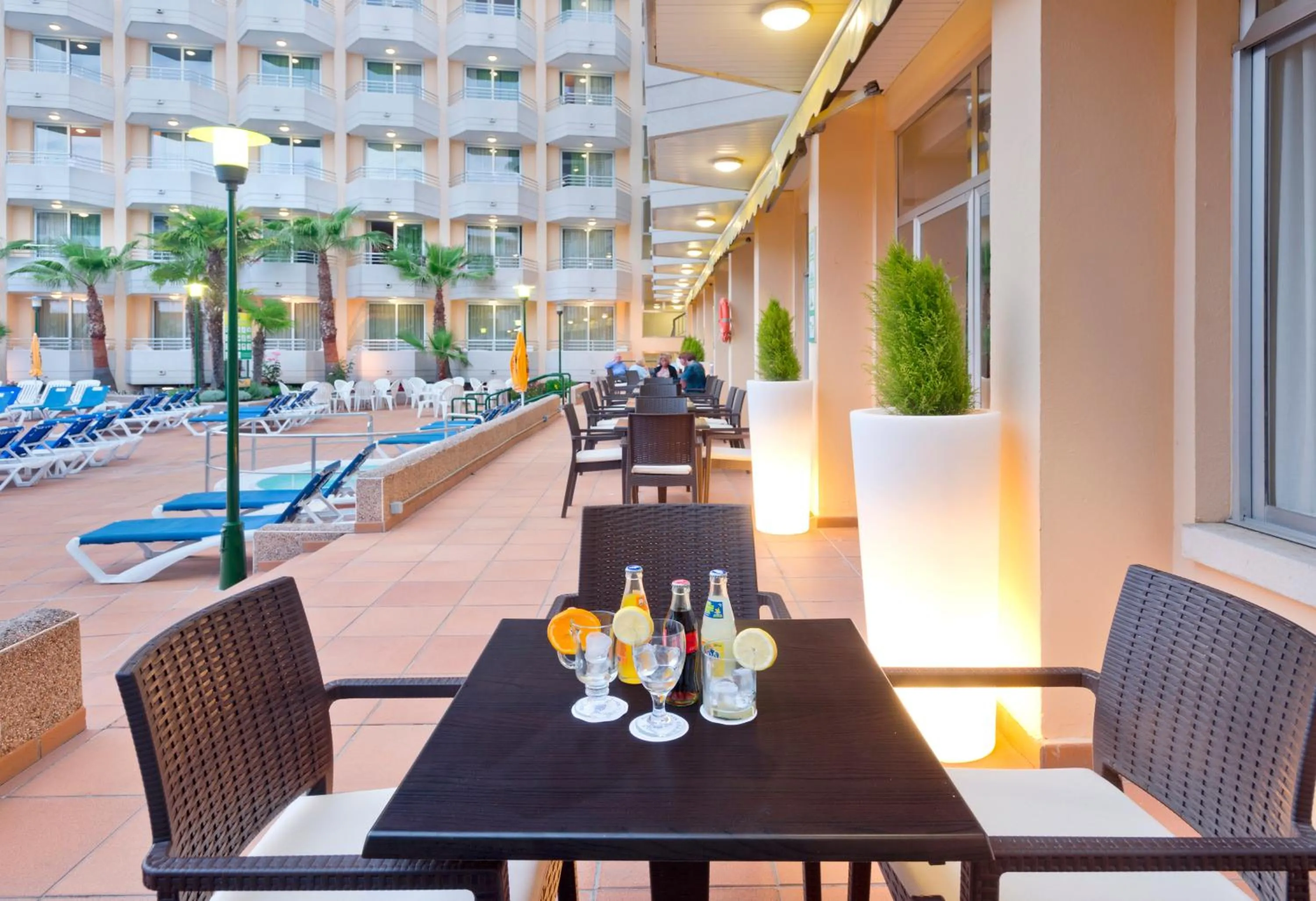 Restaurant/places to eat in GHT Oasis Tossa & Spa