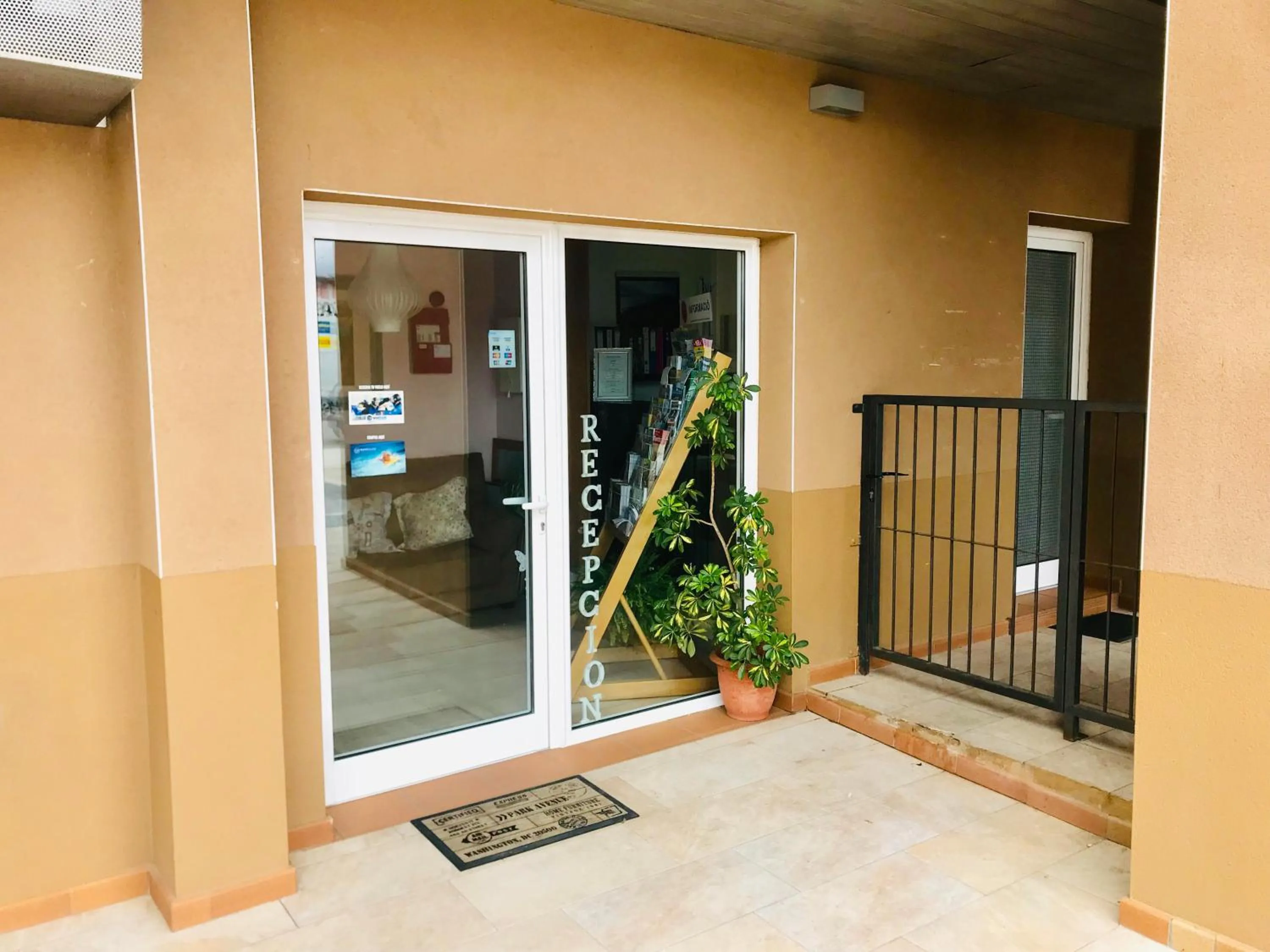 Lobby or reception in Apartamentos Giuliano