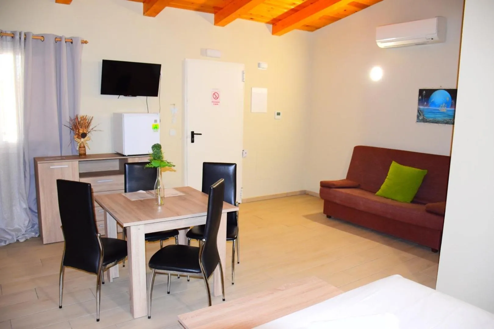 Dining area in Apartamentos Giuliano