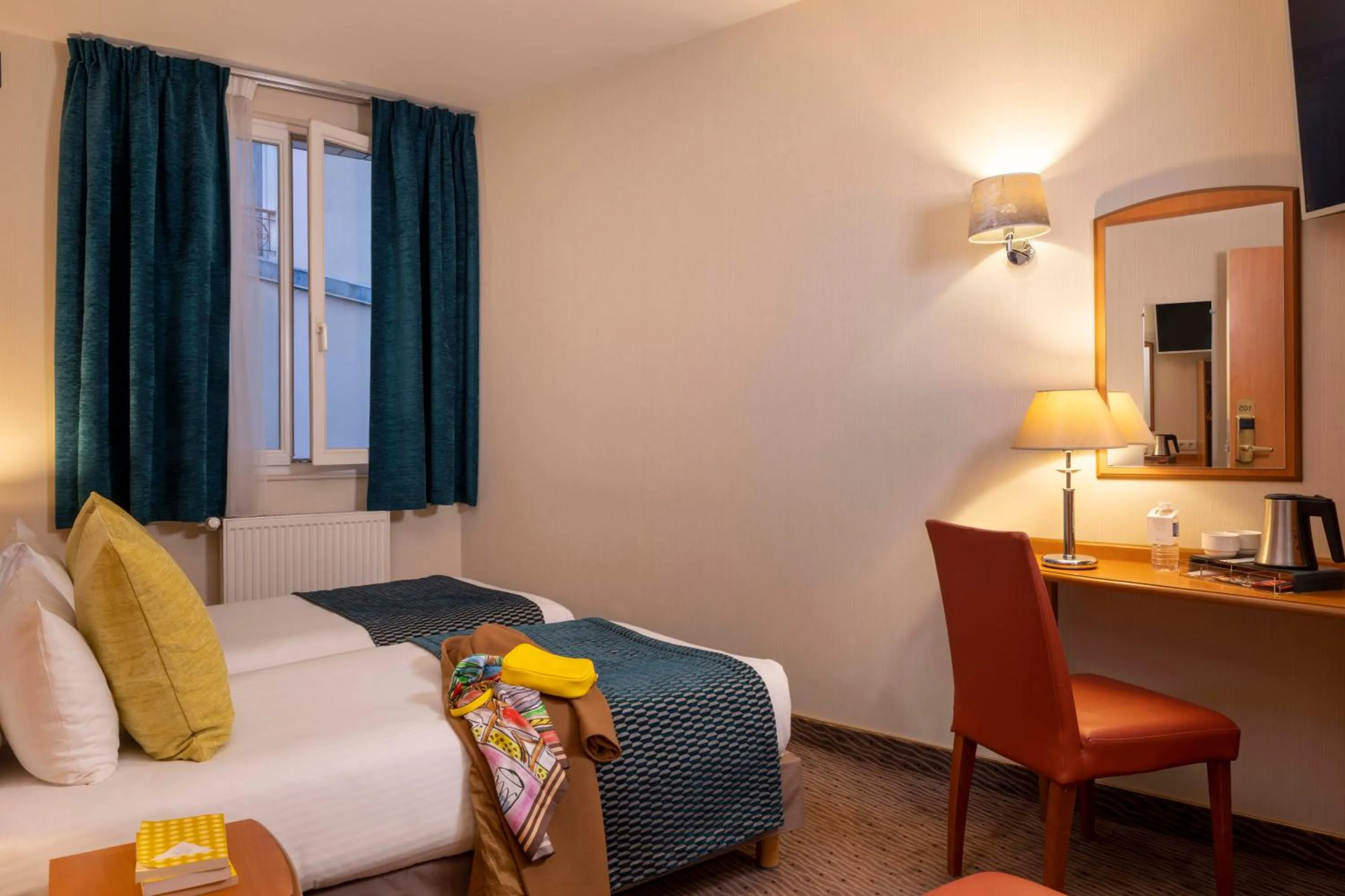 Bed in Hôtel L'Interlude