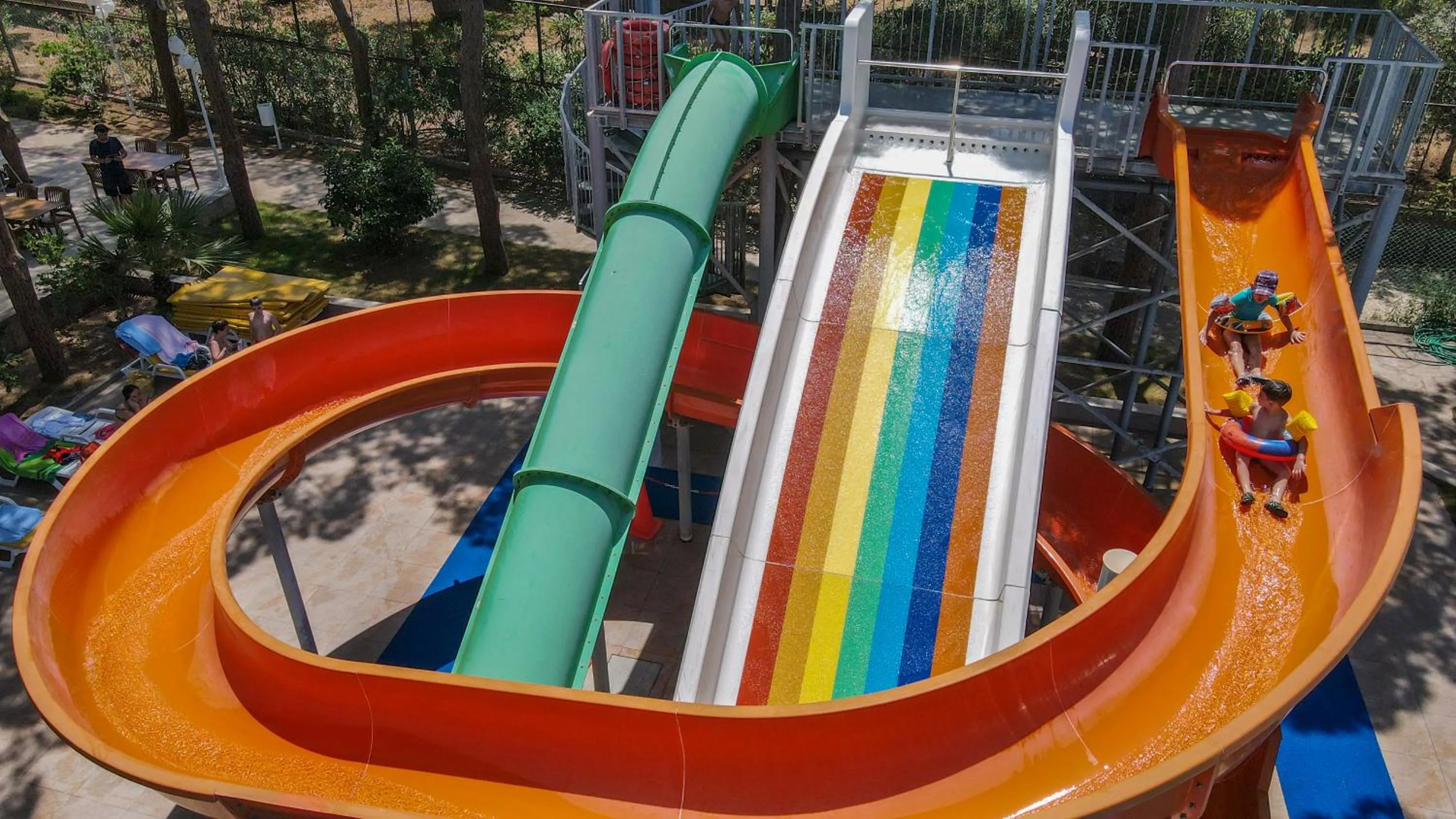 Swimming pool in Hotel Grand Efe