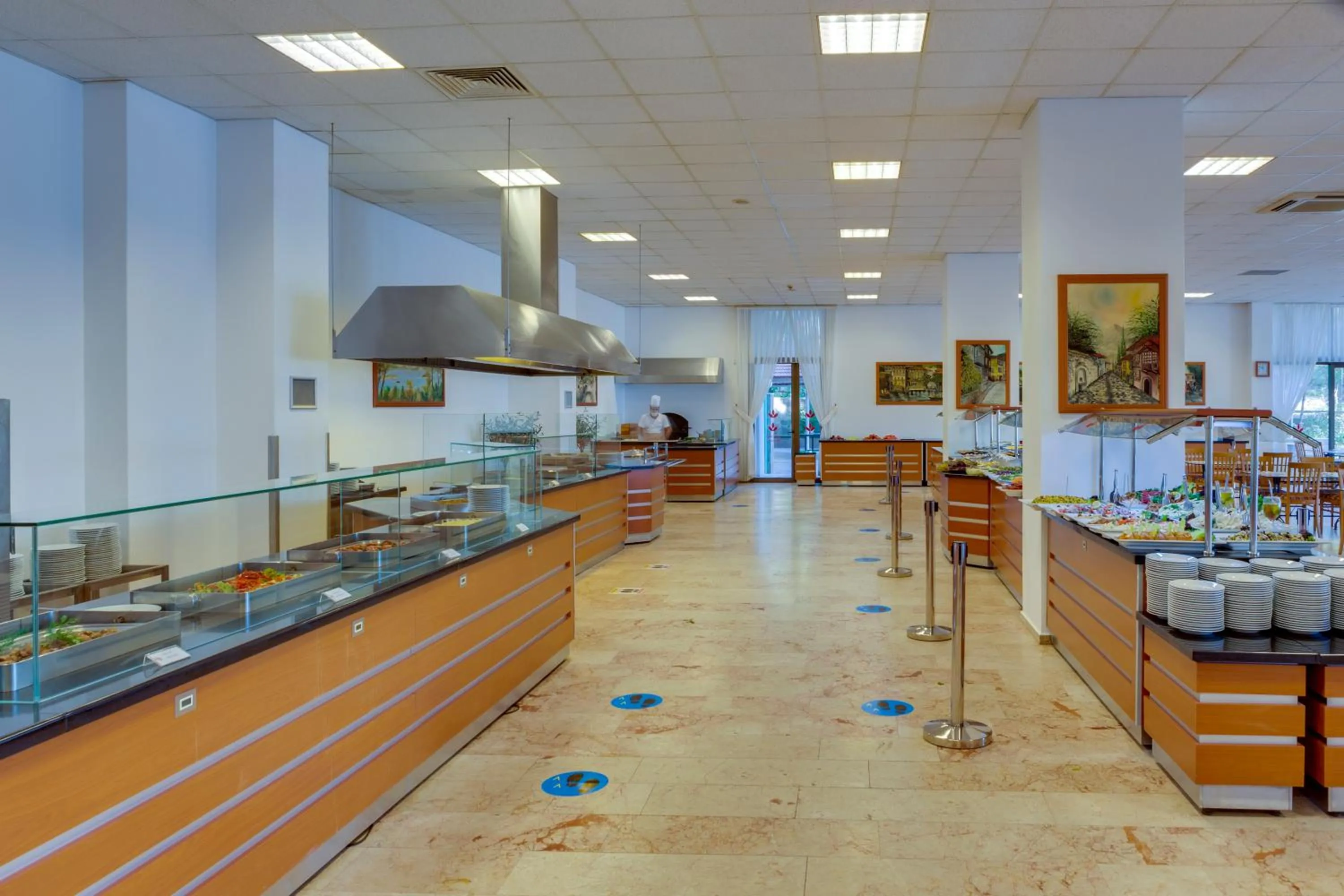 Restaurant/places to eat in Hotel Grand Efe