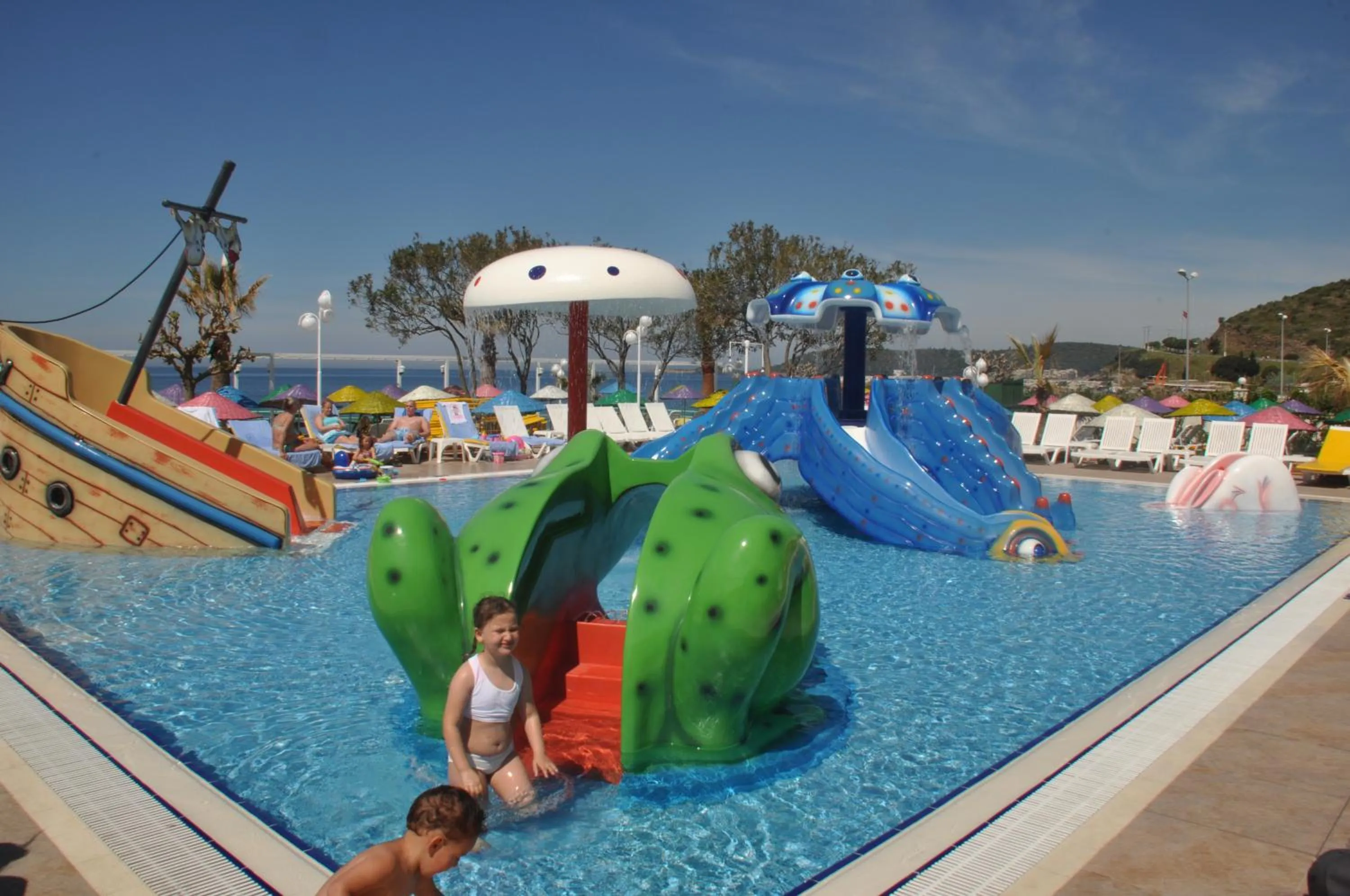 Swimming pool in Hotel Grand Efe