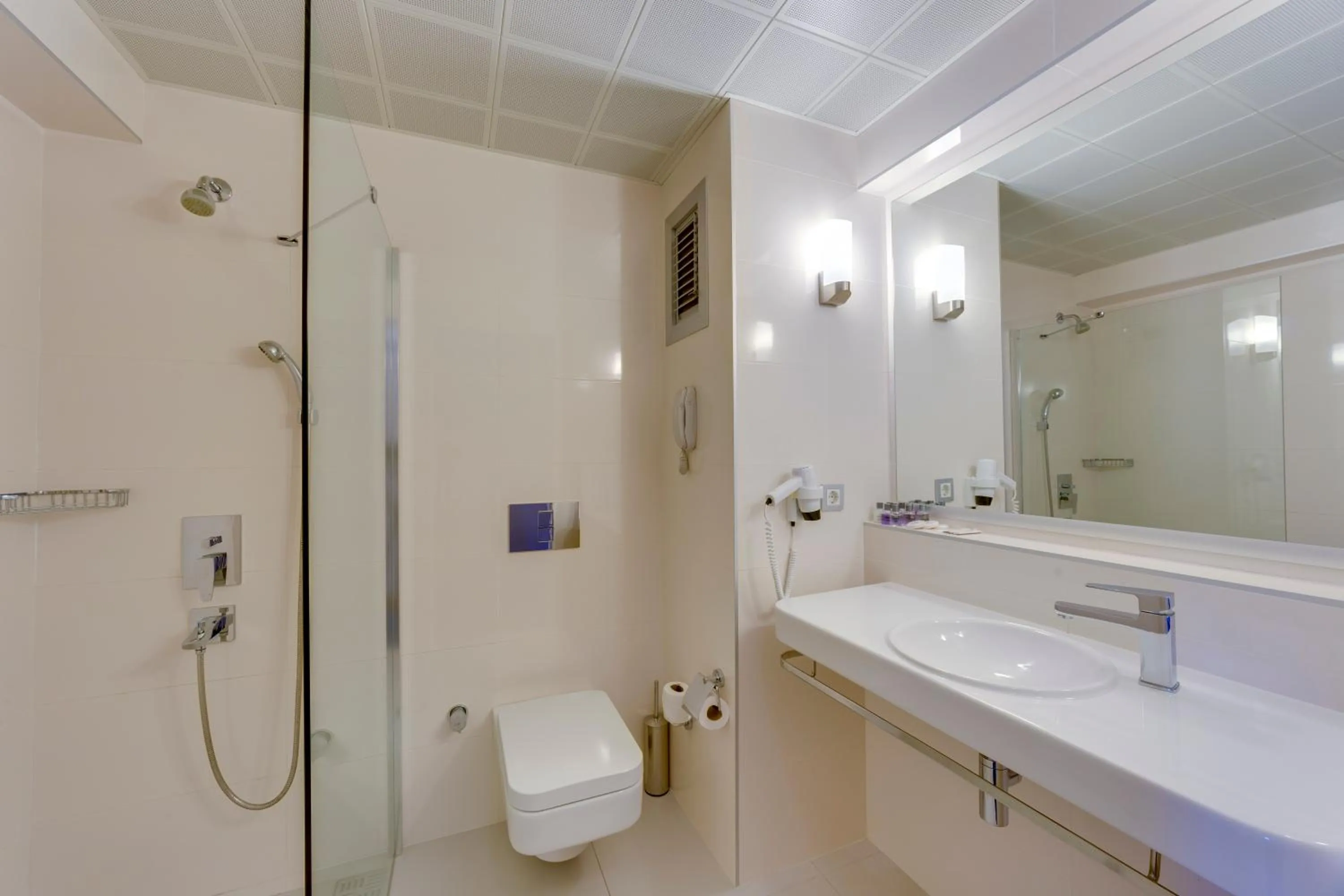 Bathroom in Hotel Grand Efe