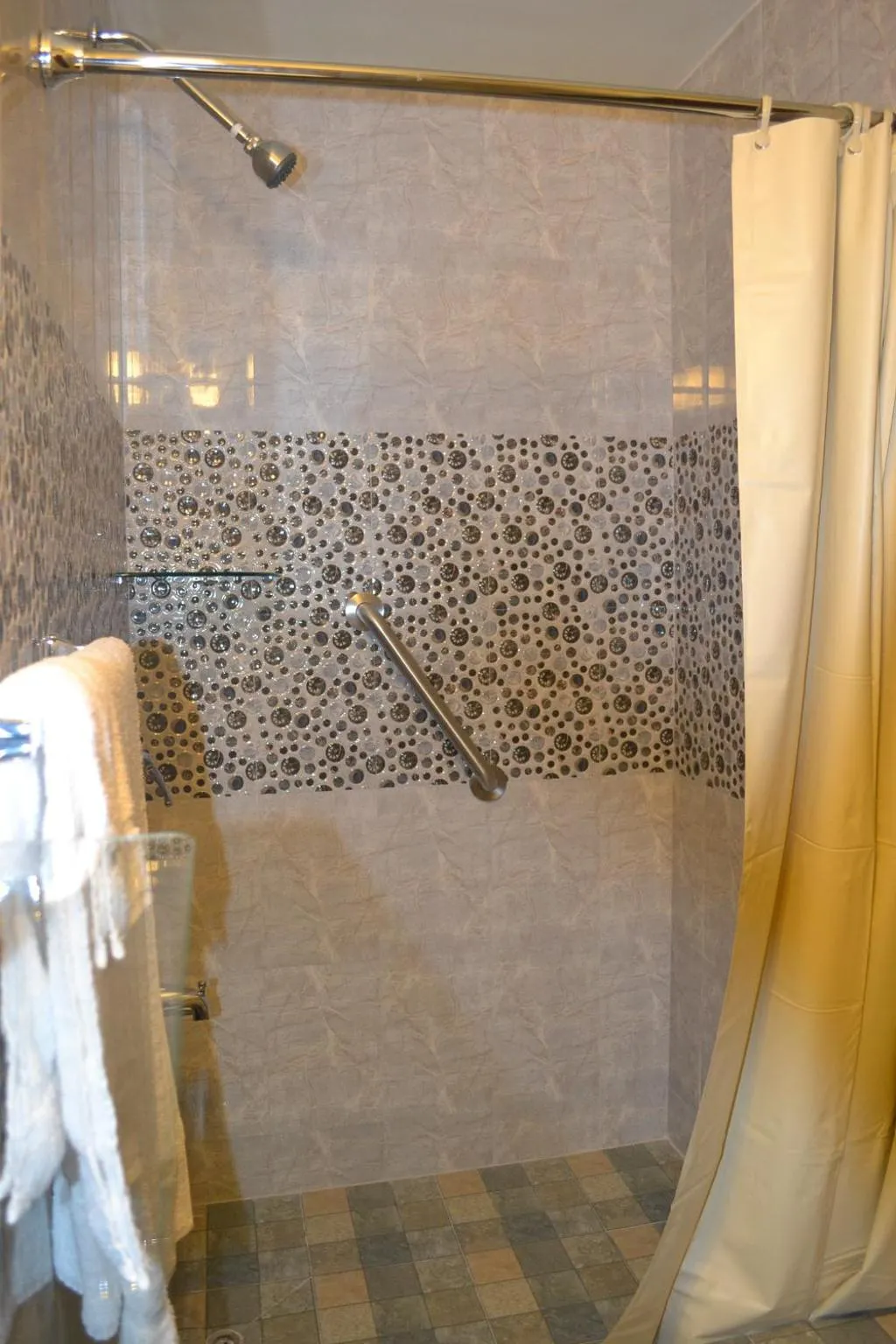 Bathroom in Montecristo Inn