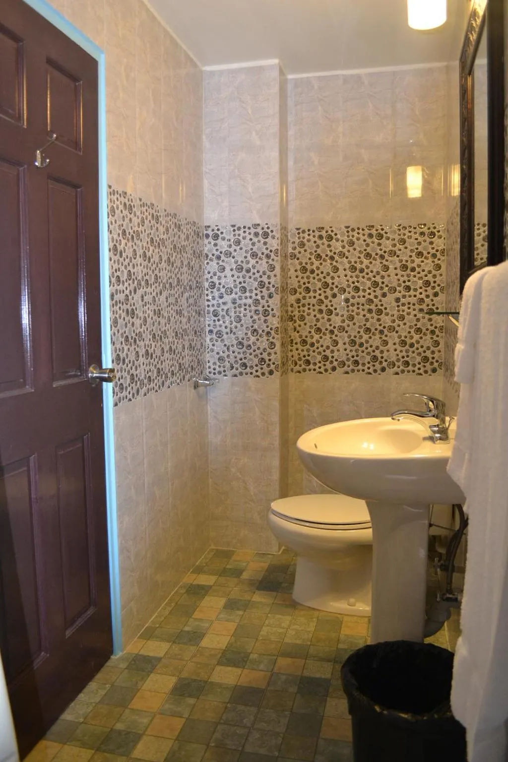 Bathroom in Montecristo Inn