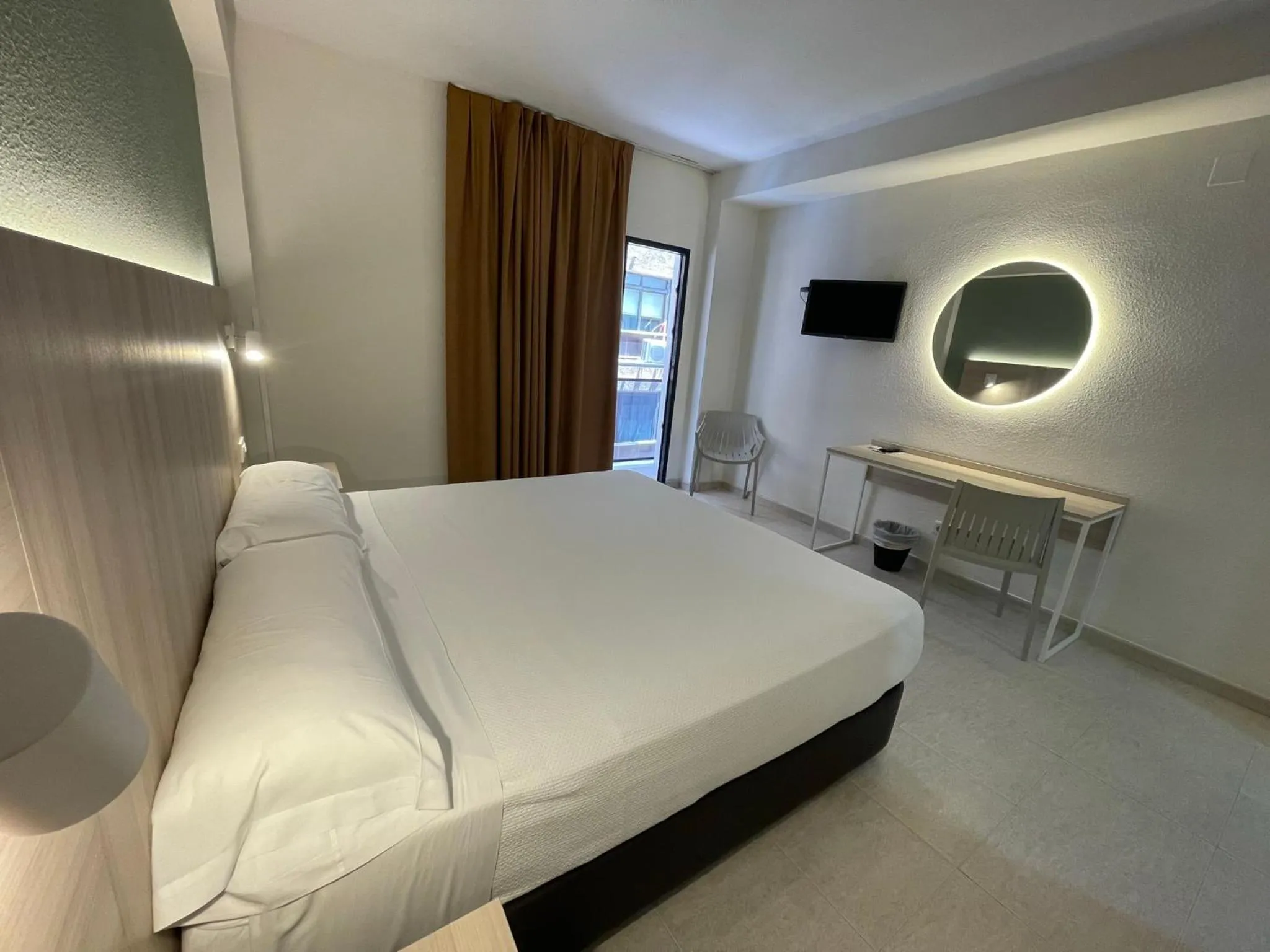 Bed in Hotel Marconi