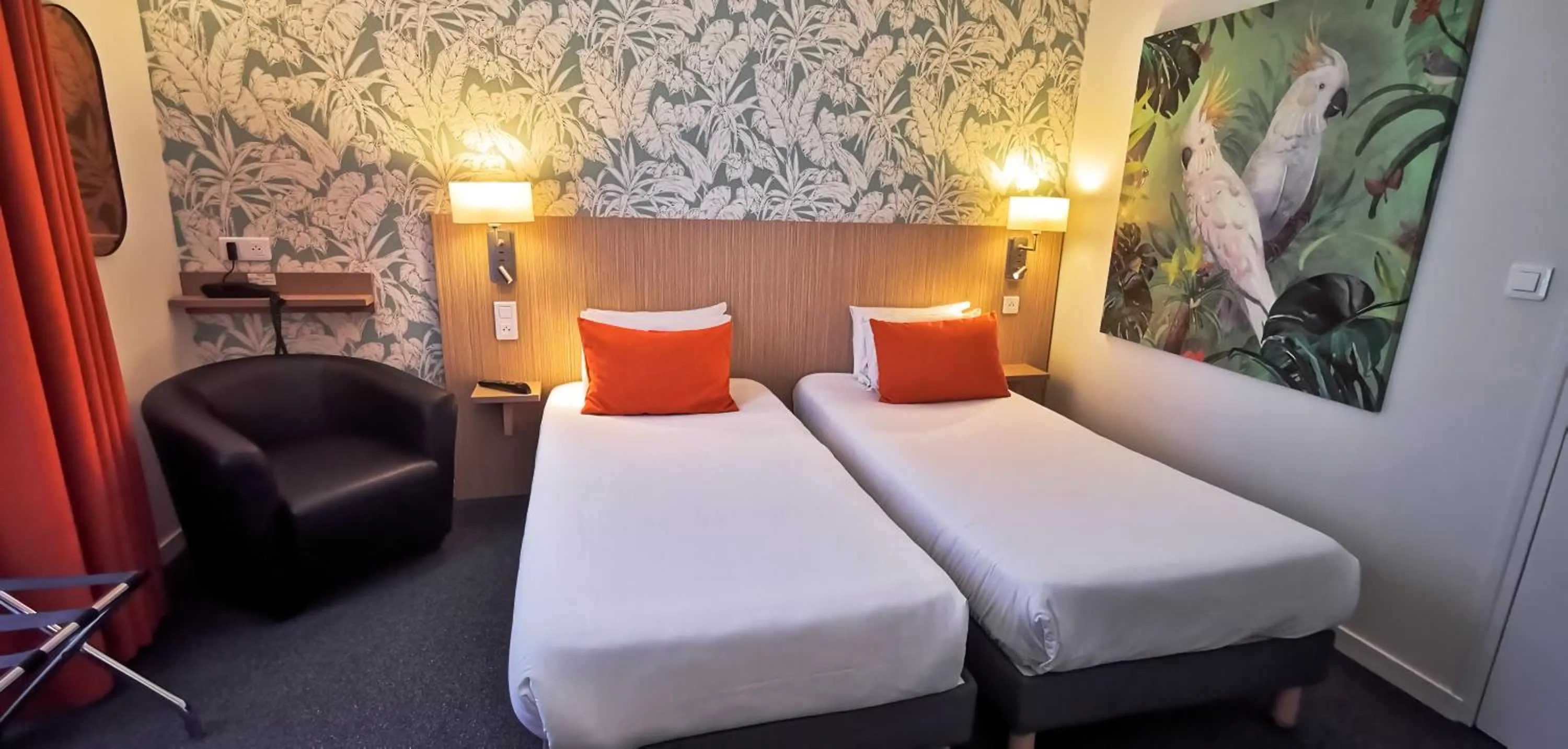 Photo of the whole room, Bed in Hotel Continental