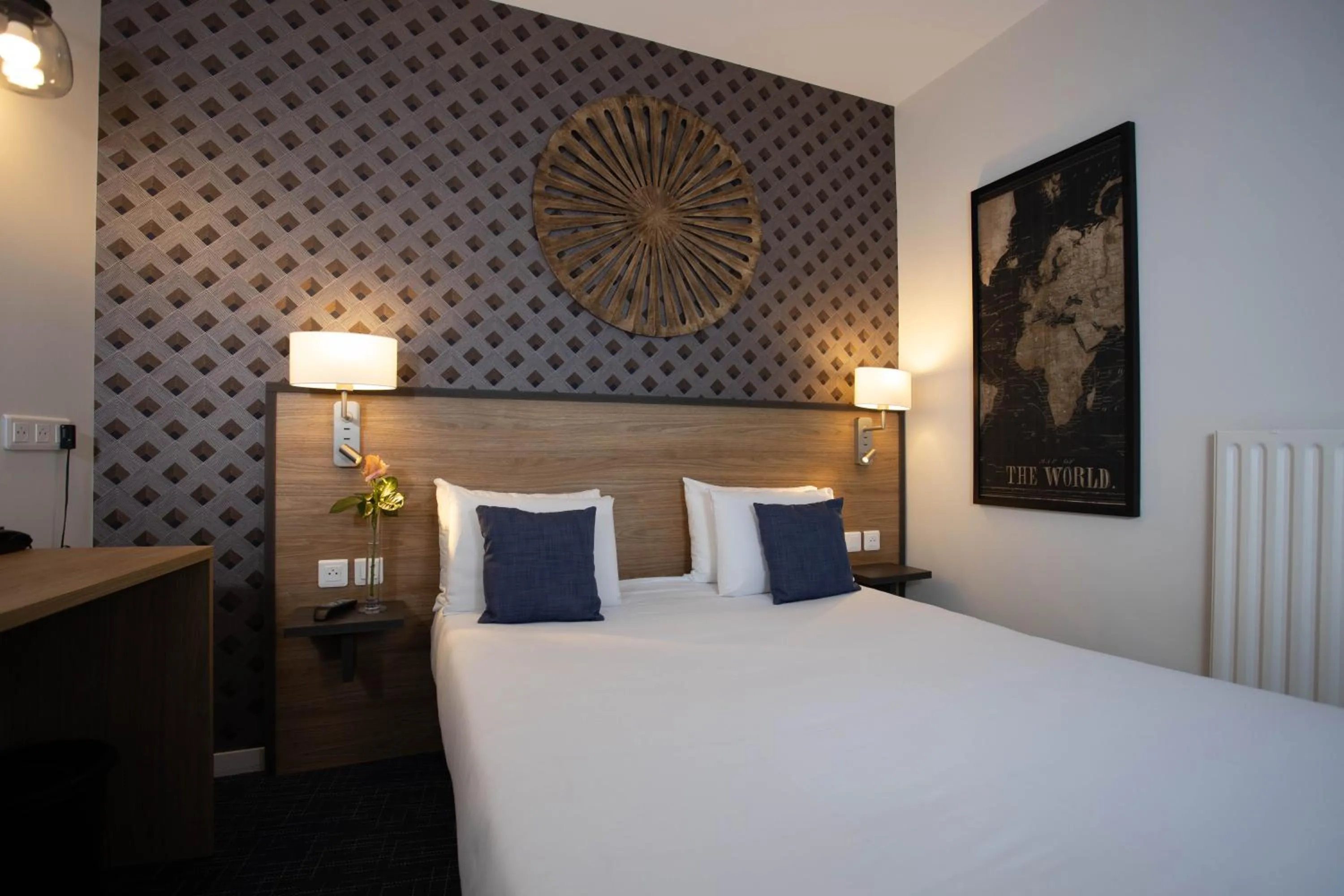 Photo of the whole room, Bed in Hotel Continental