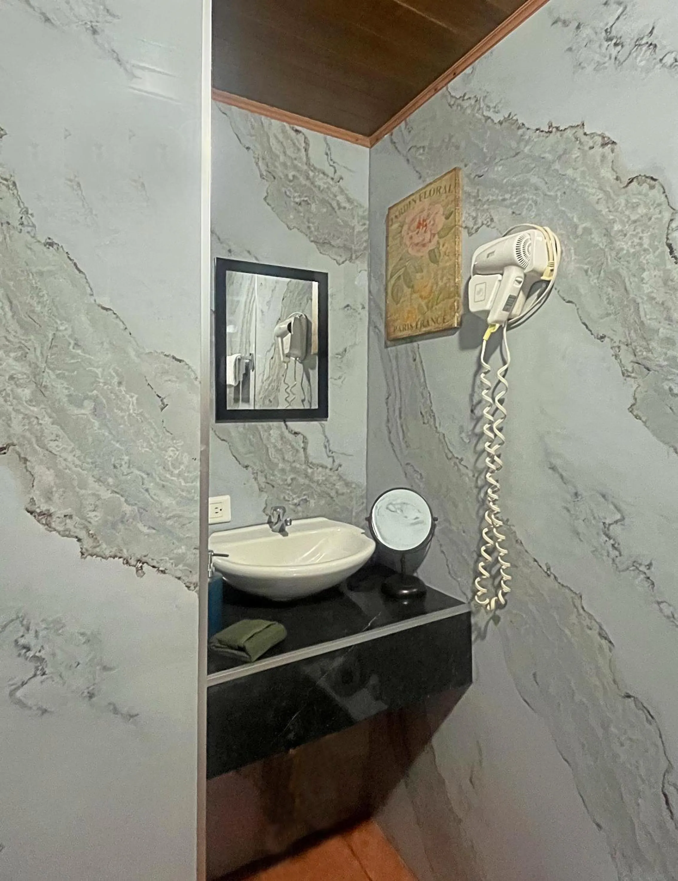 Bathroom in Casa Jungle Monteverde B&B