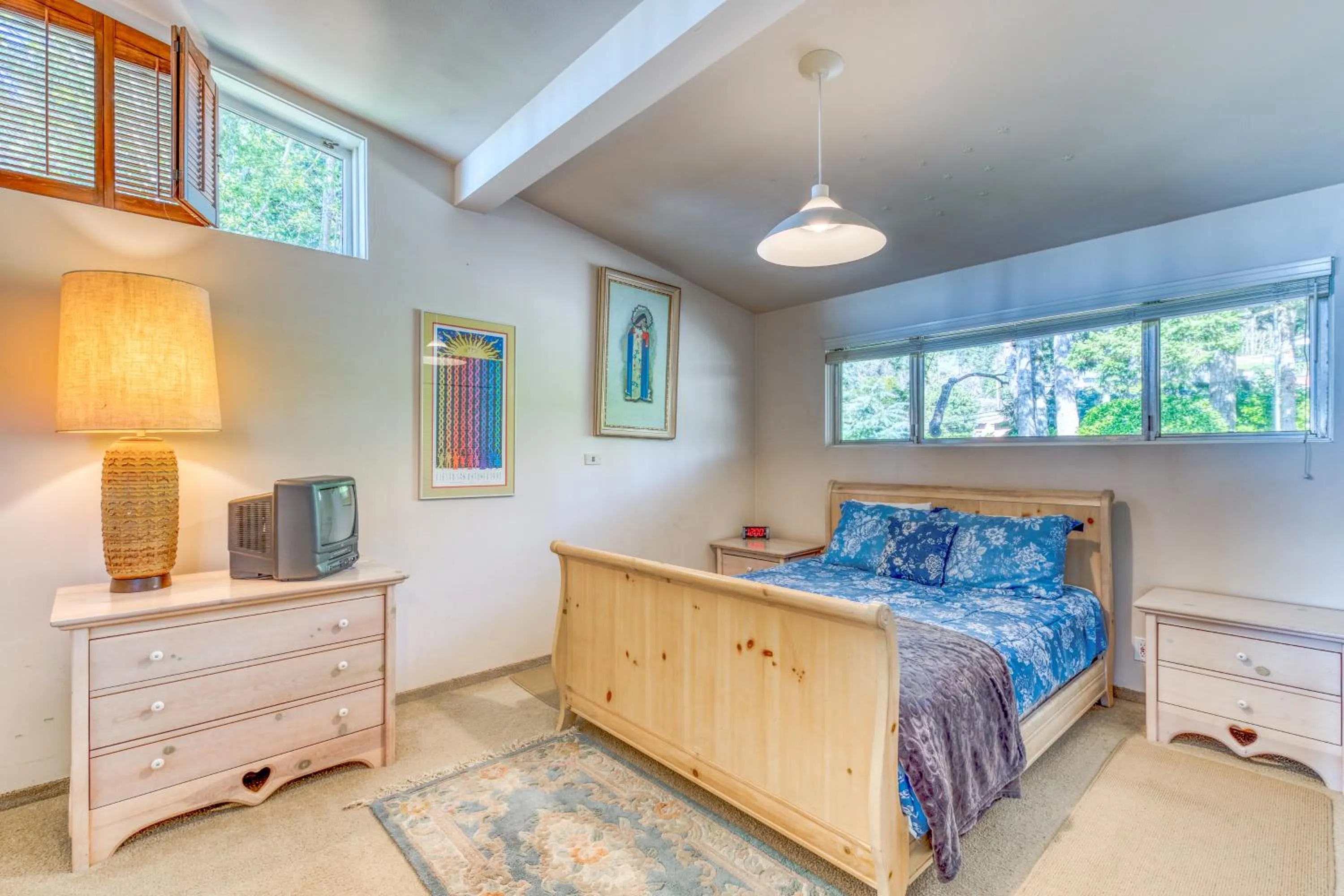 Bed in The Bridge and Balcony