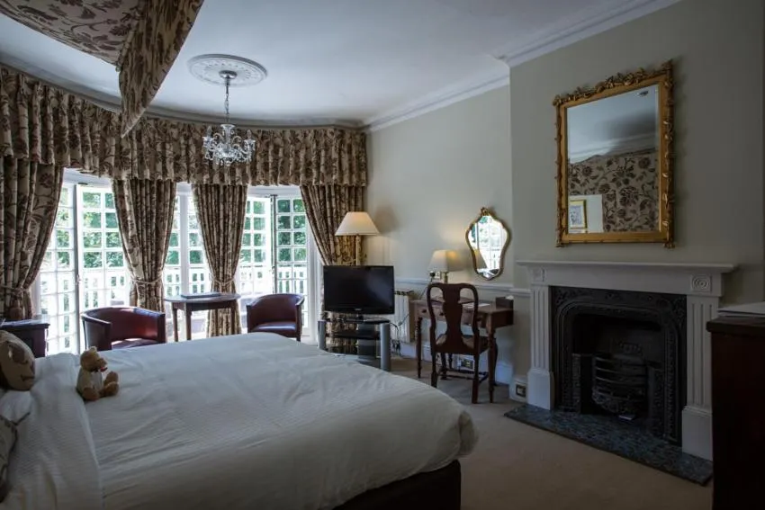 Bed in Chateau La Chaire Hotel