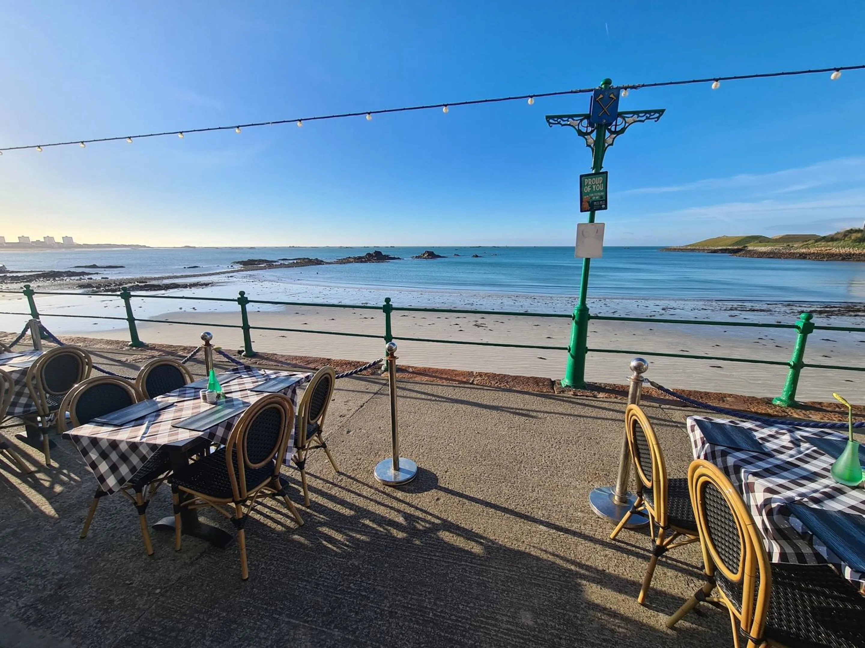 Patio in Marina Metro Hotel