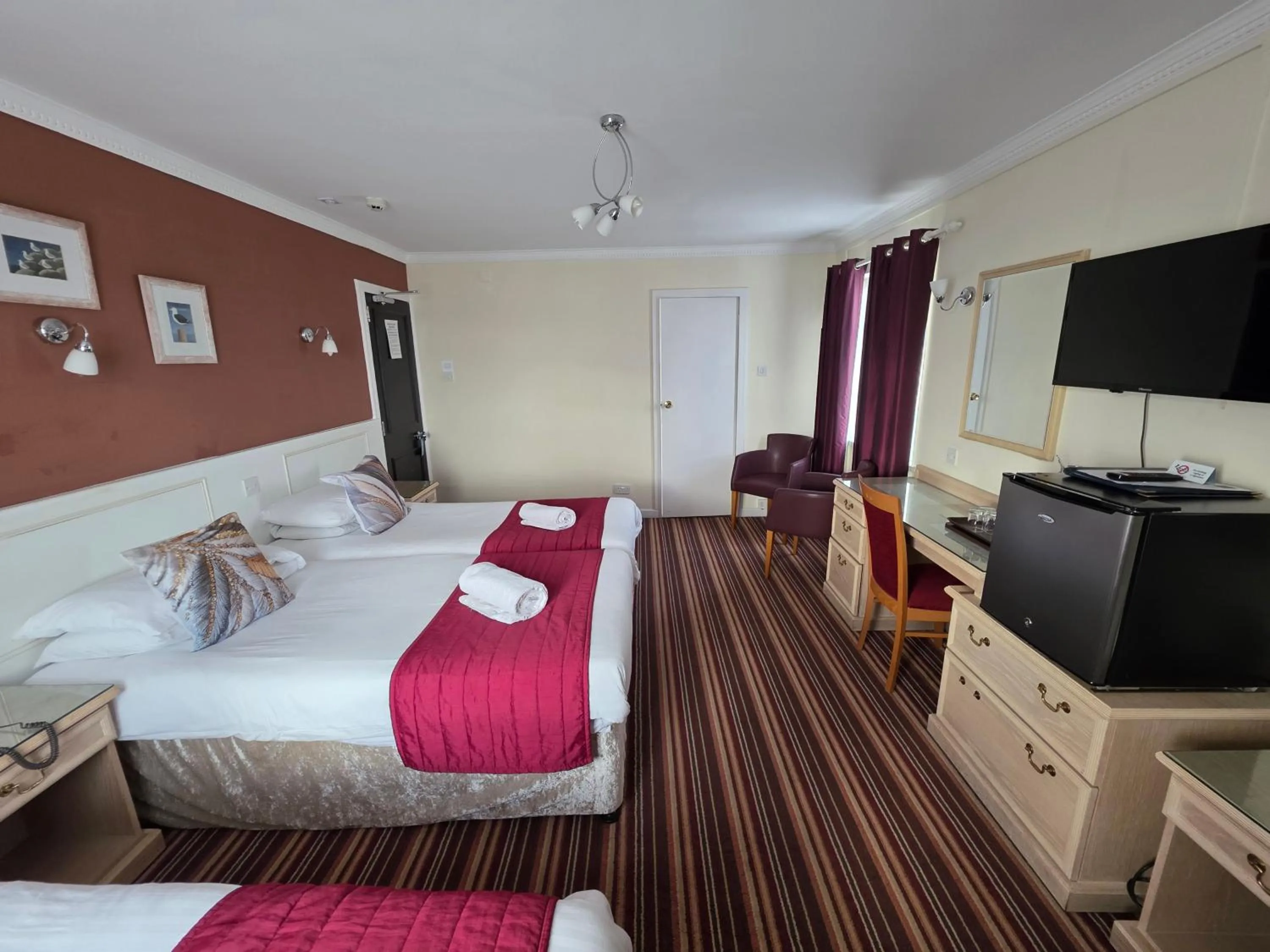 Bedroom, Bed in Marina Metro Hotel