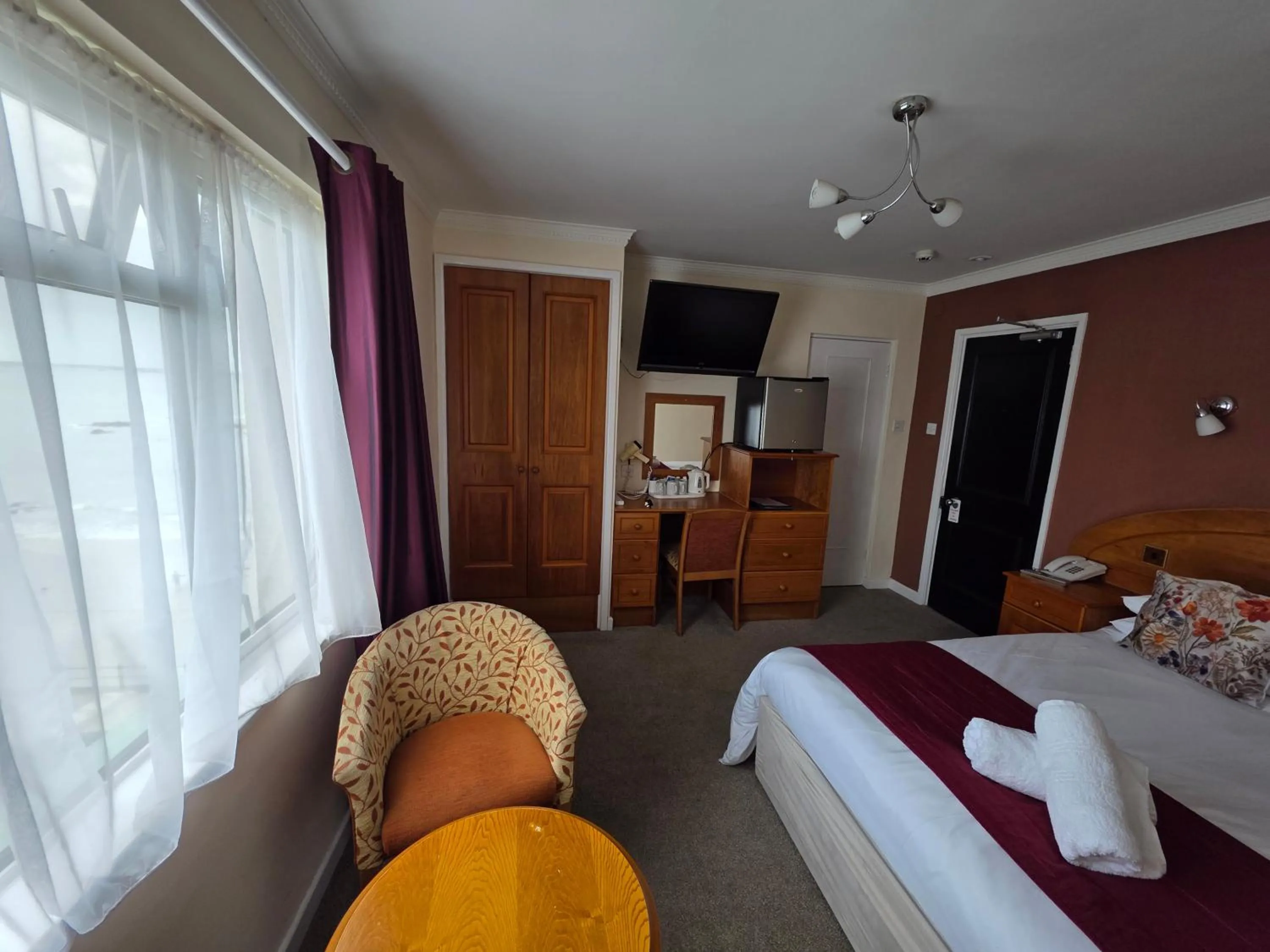 Bedroom, Bed in Marina Metro Hotel