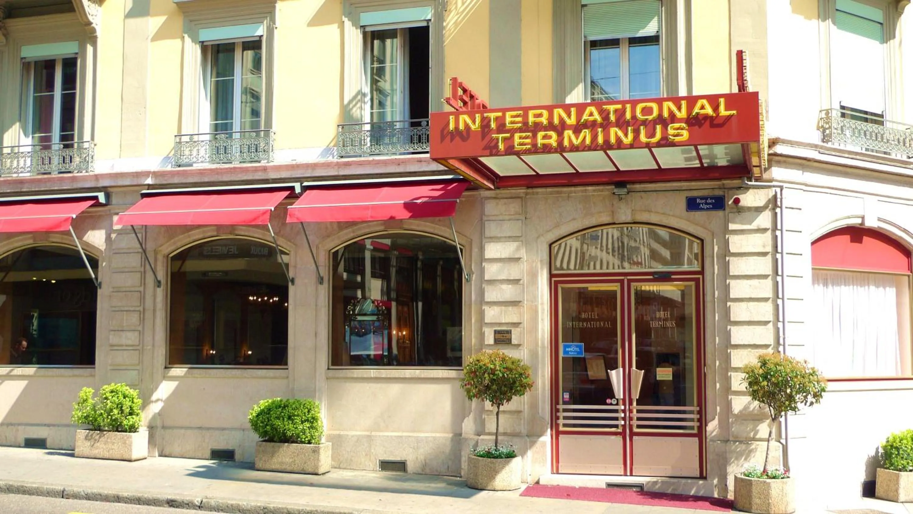 Facade/entrance in Hotel International & Terminus