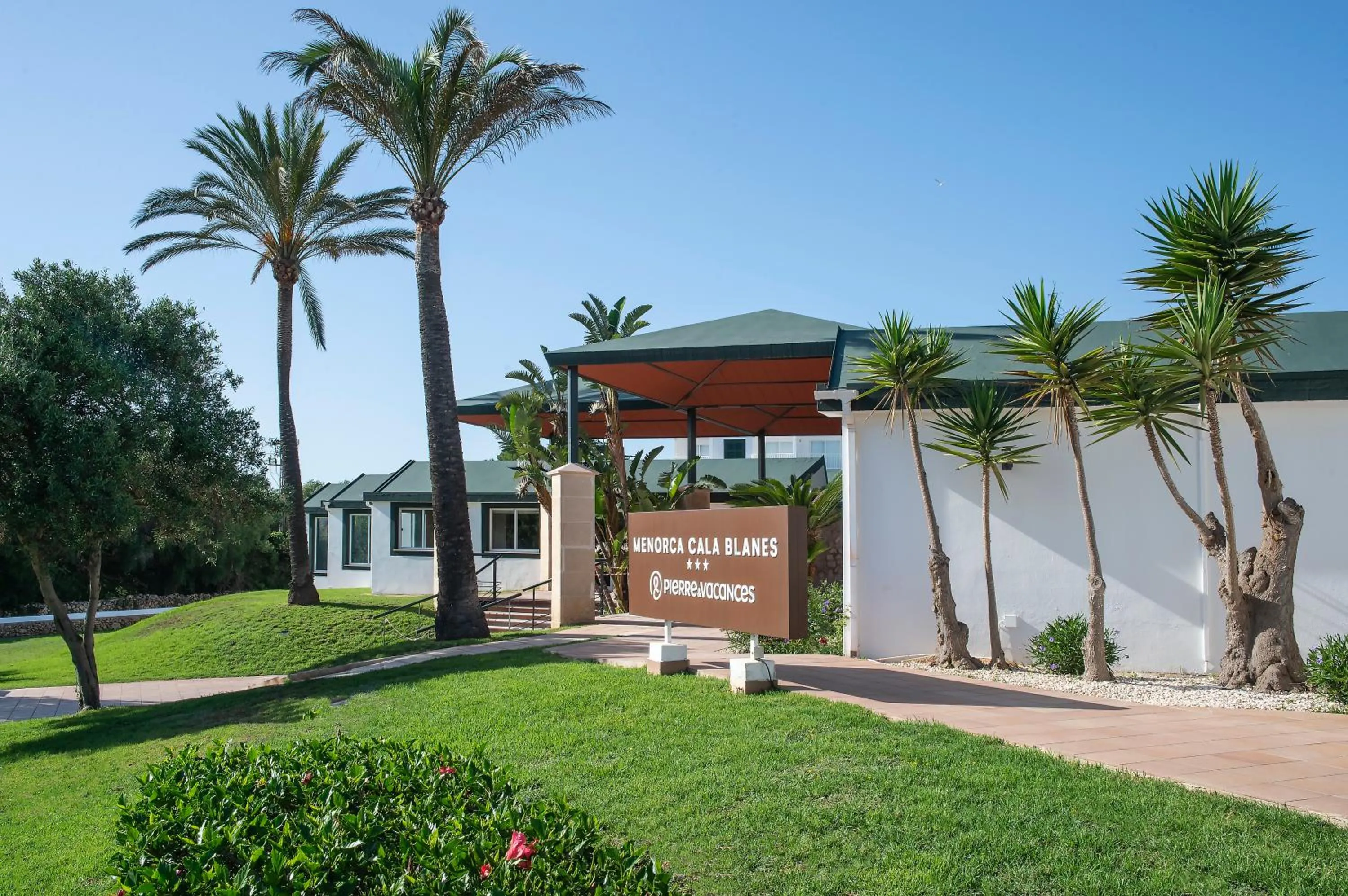 Facade/entrance in Pierre & Vacances Menorca Cala Blanes