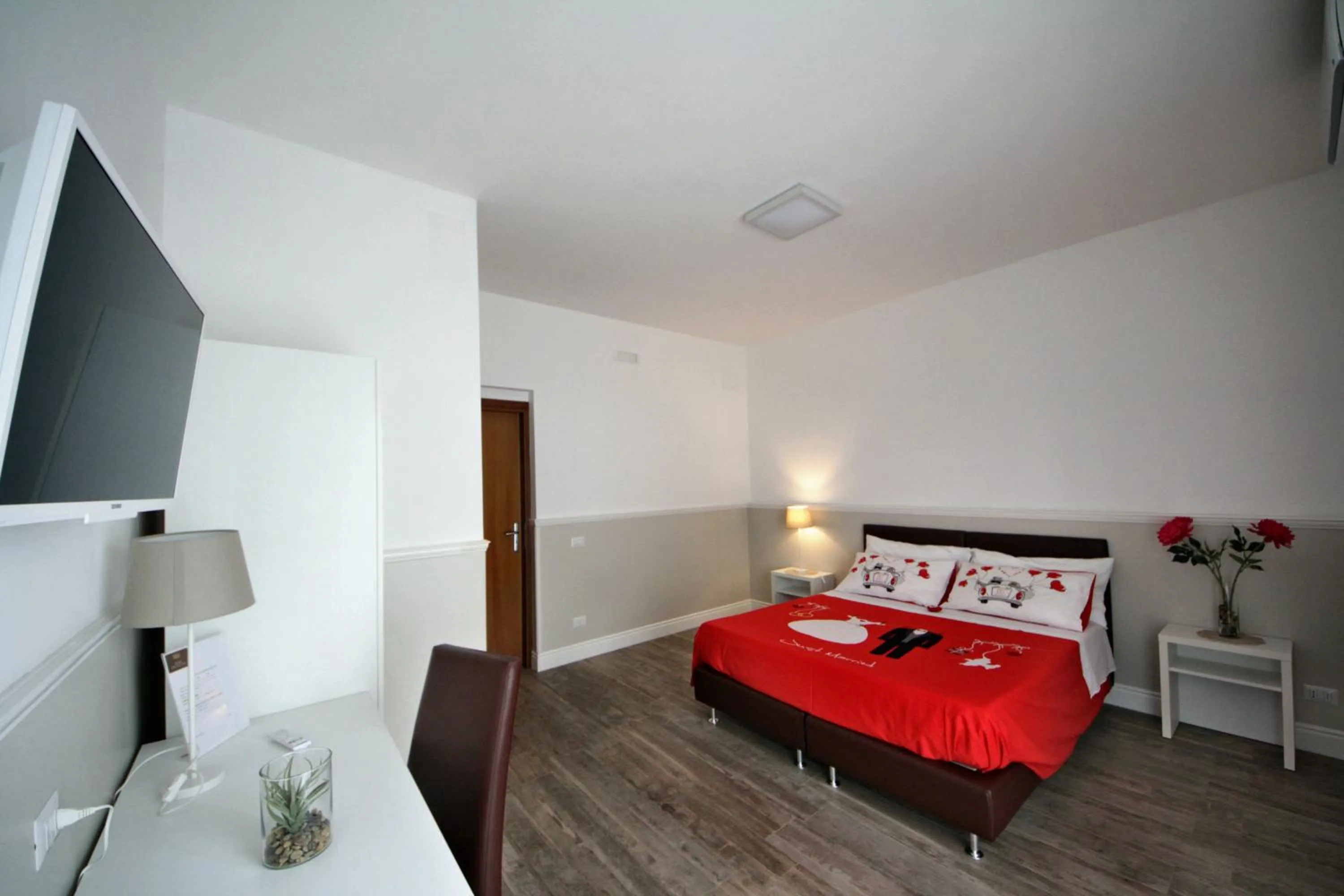 Bedroom, Bed in Principe