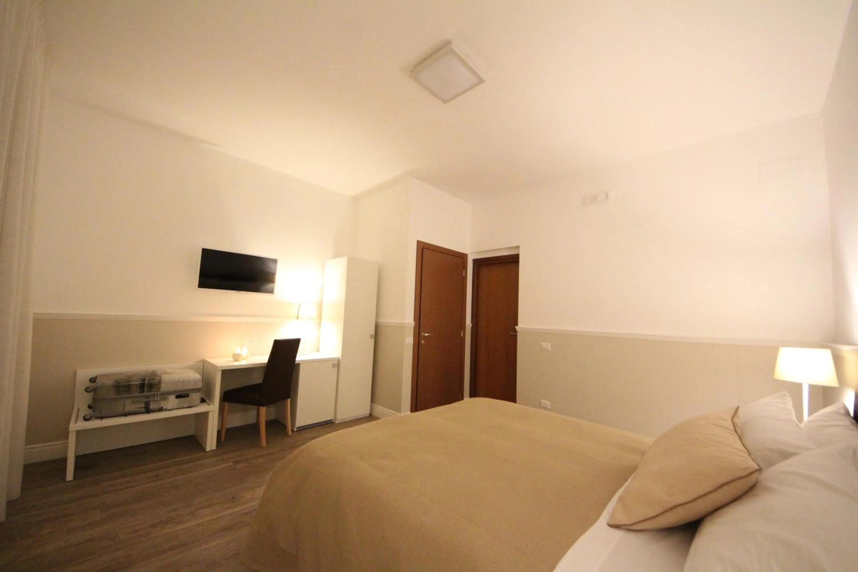 Bedroom, Bed in Principe