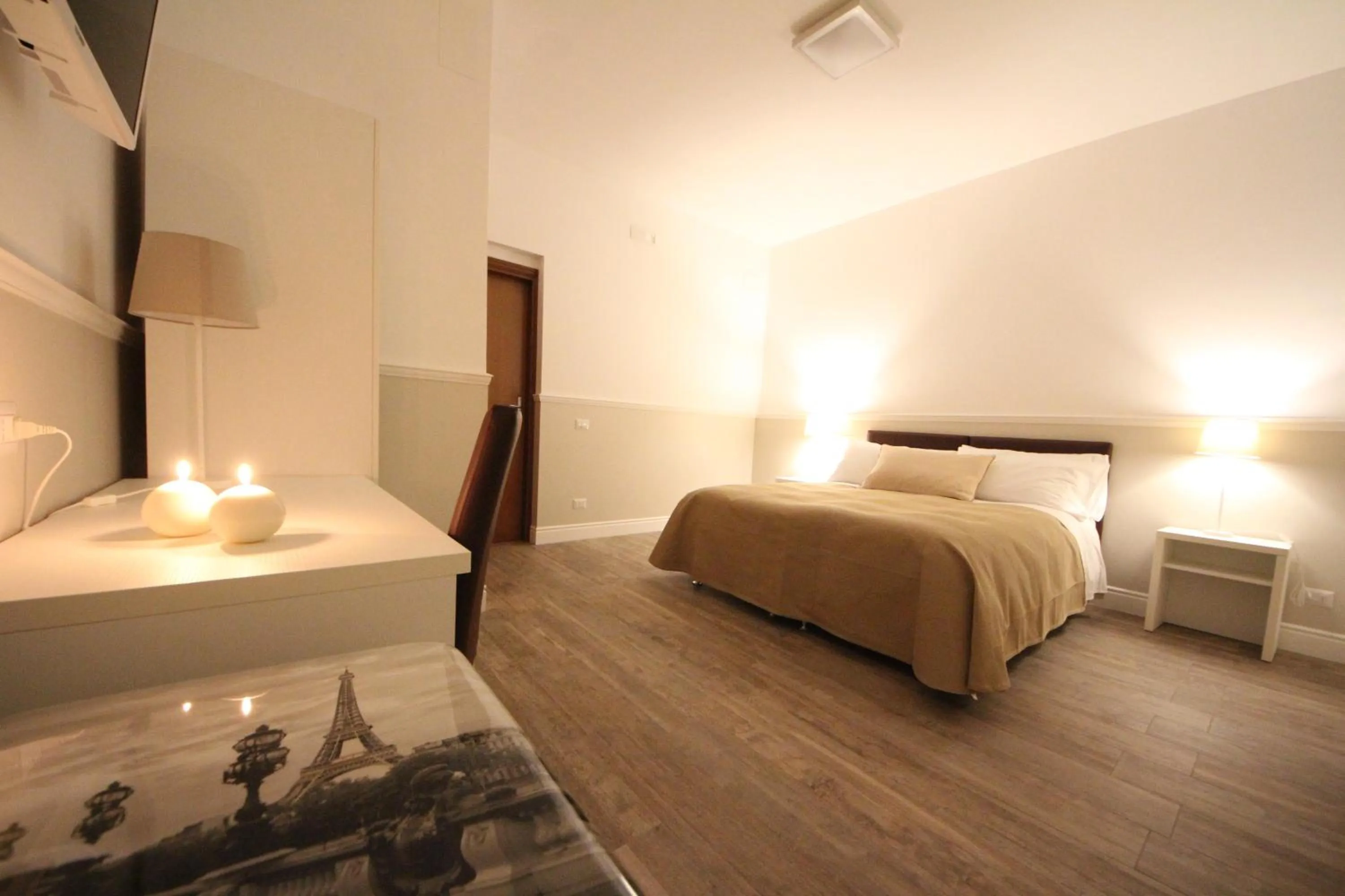 Bedroom, Bed in Principe