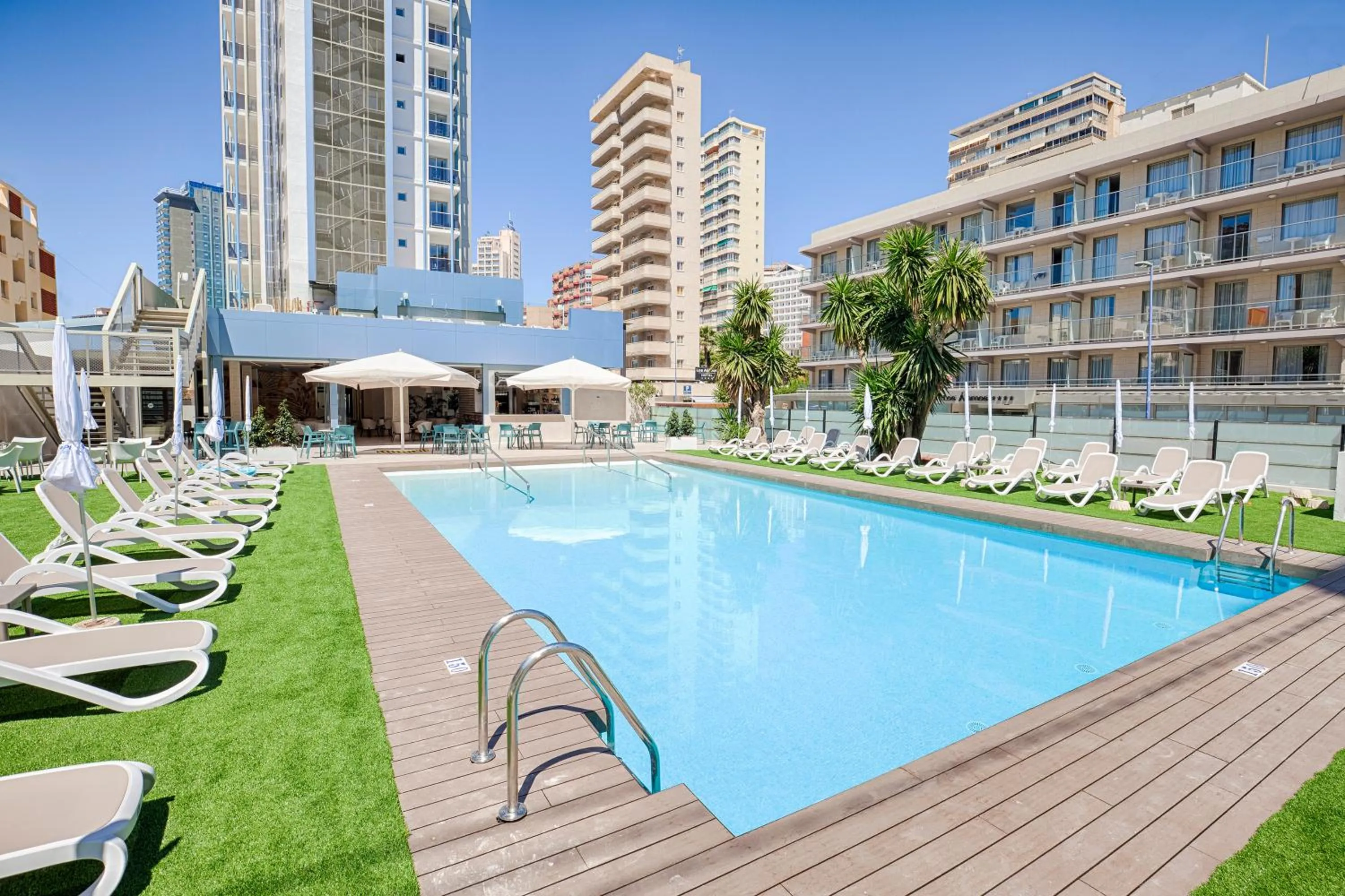 Swimming pool in Benidorm Centre - Adults Only