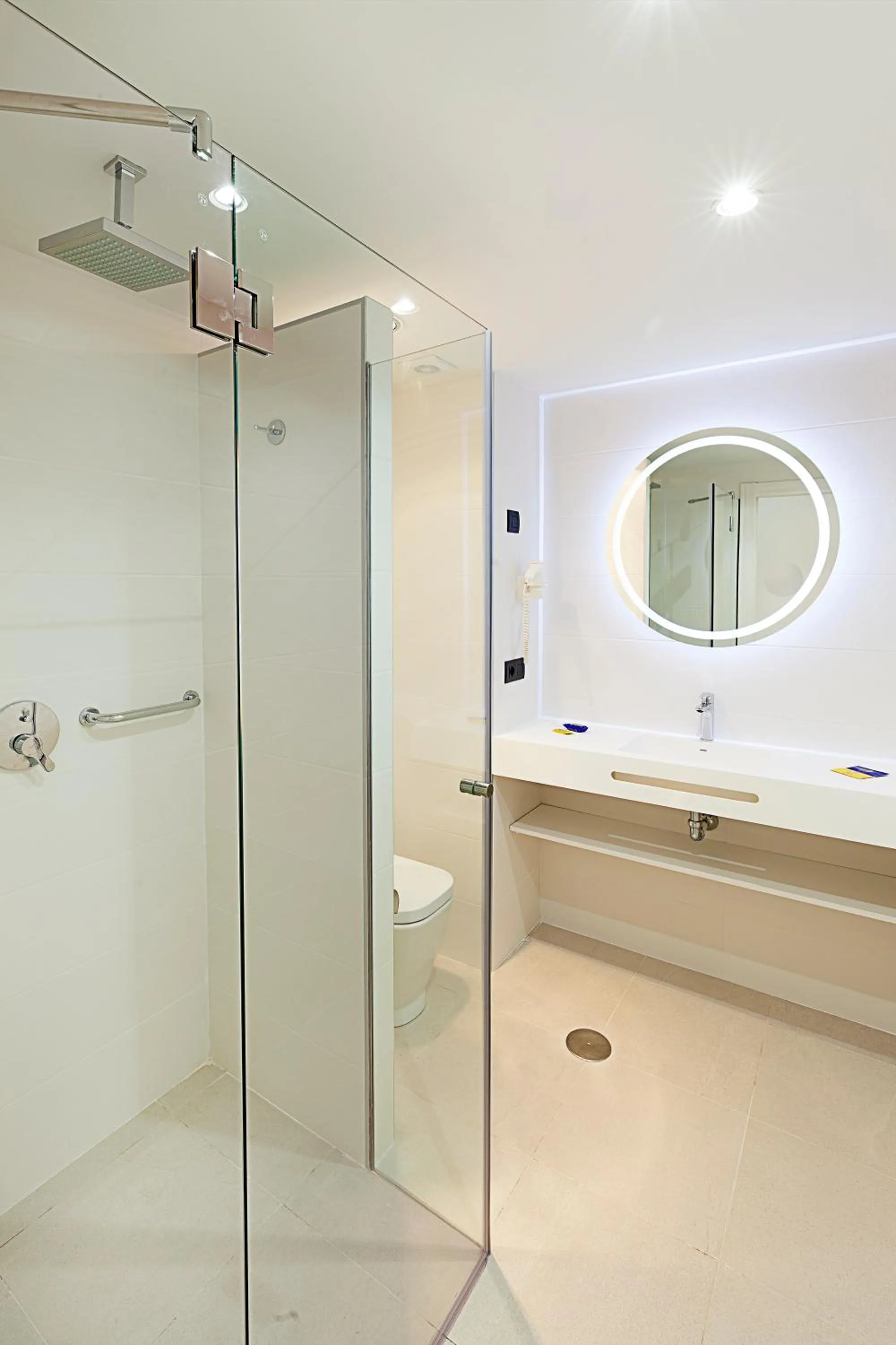 Shower in Benidorm Centre - Adults Only