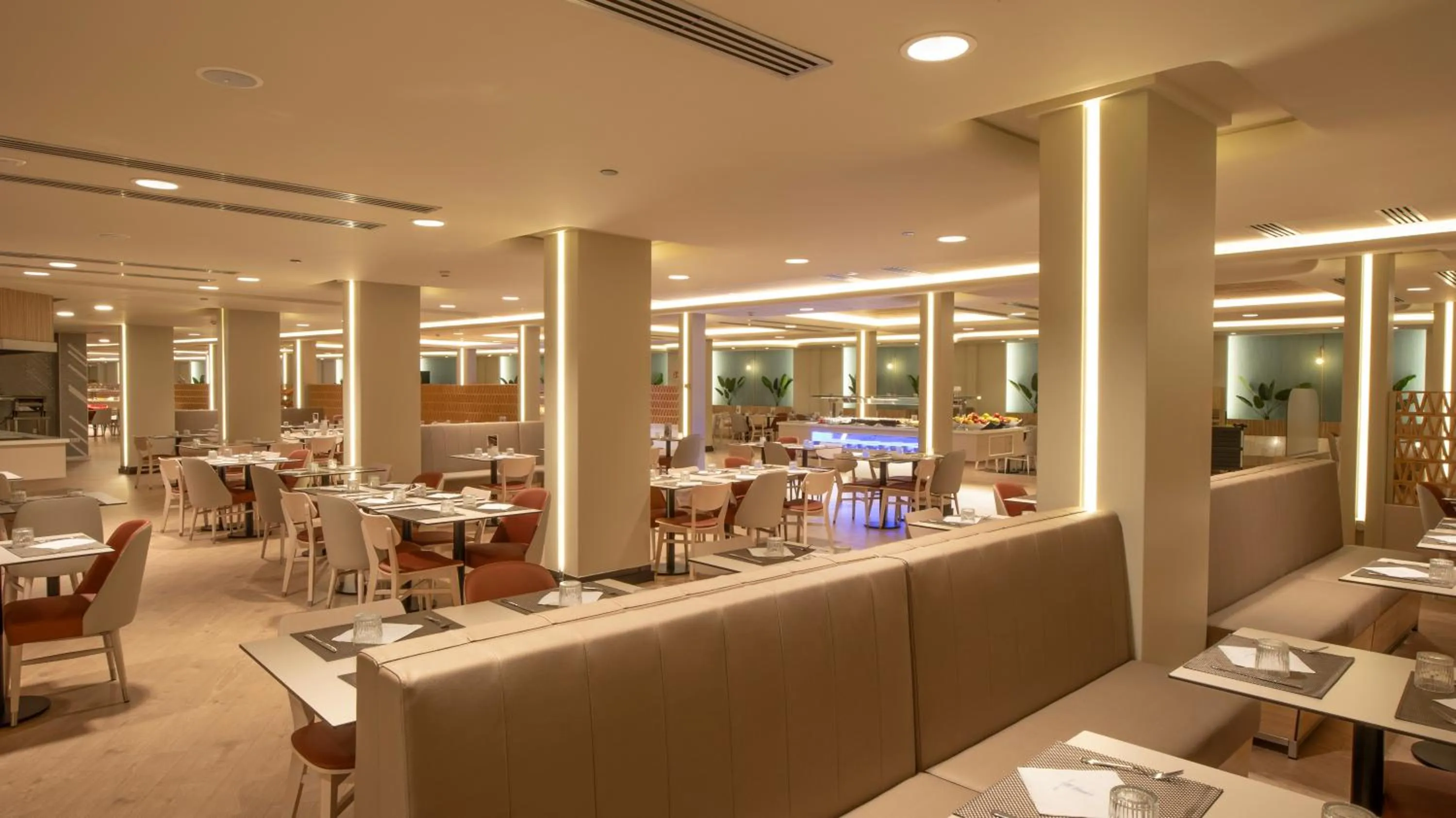 Restaurant/places to eat in Gran Hotel Bali & Spa