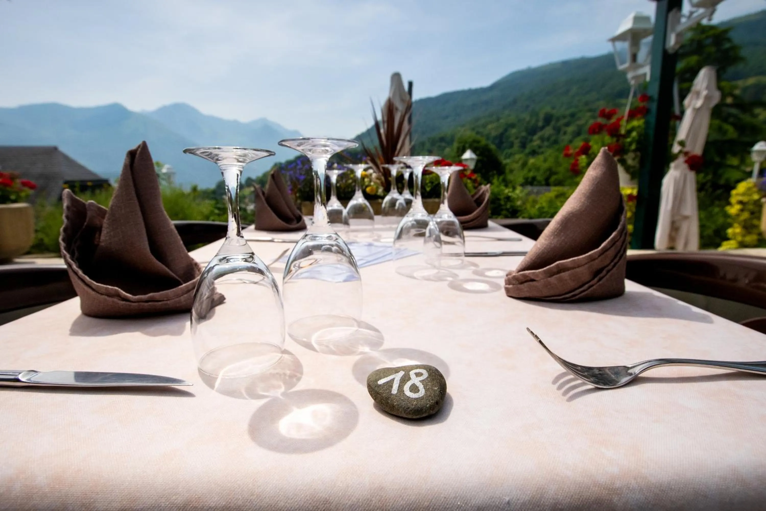 Restaurant/places to eat in Auberge Le Cabaliros