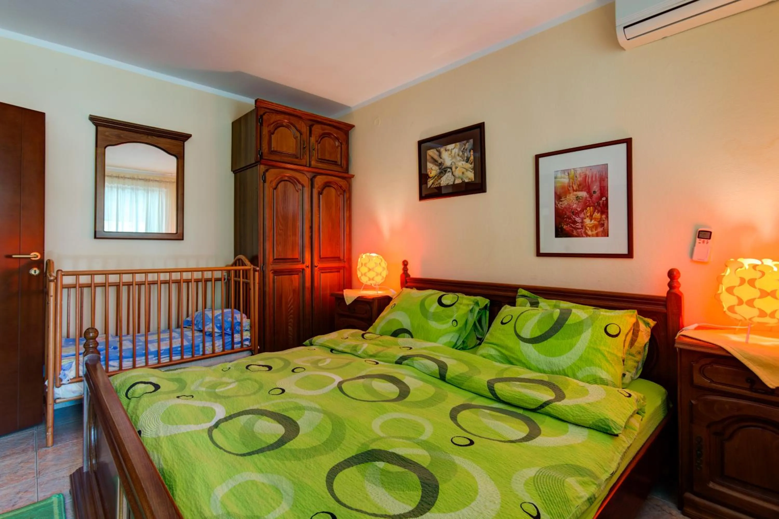 Three-Bedroom Apartment in Apartments Varja
