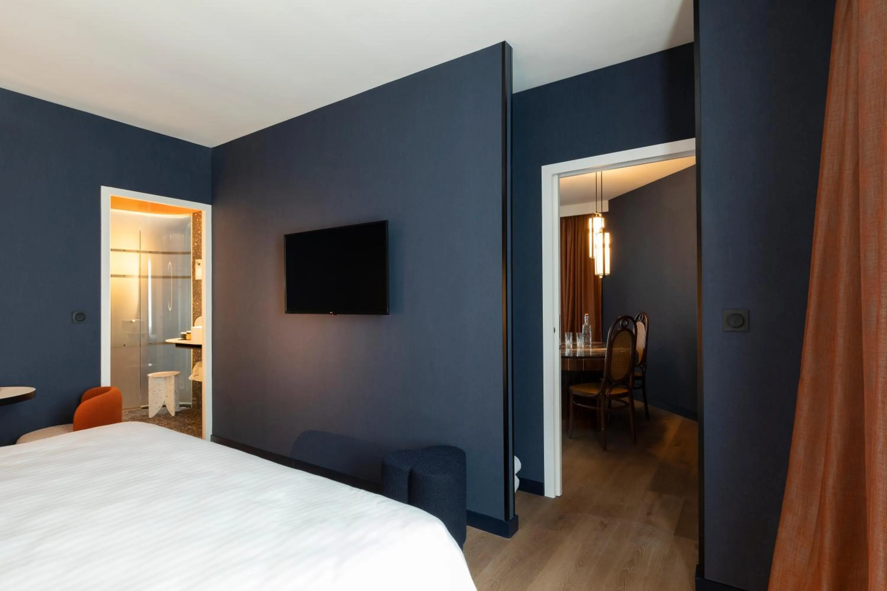 Bedroom, Bed in Hôtel & Spa Oceania Le Conti