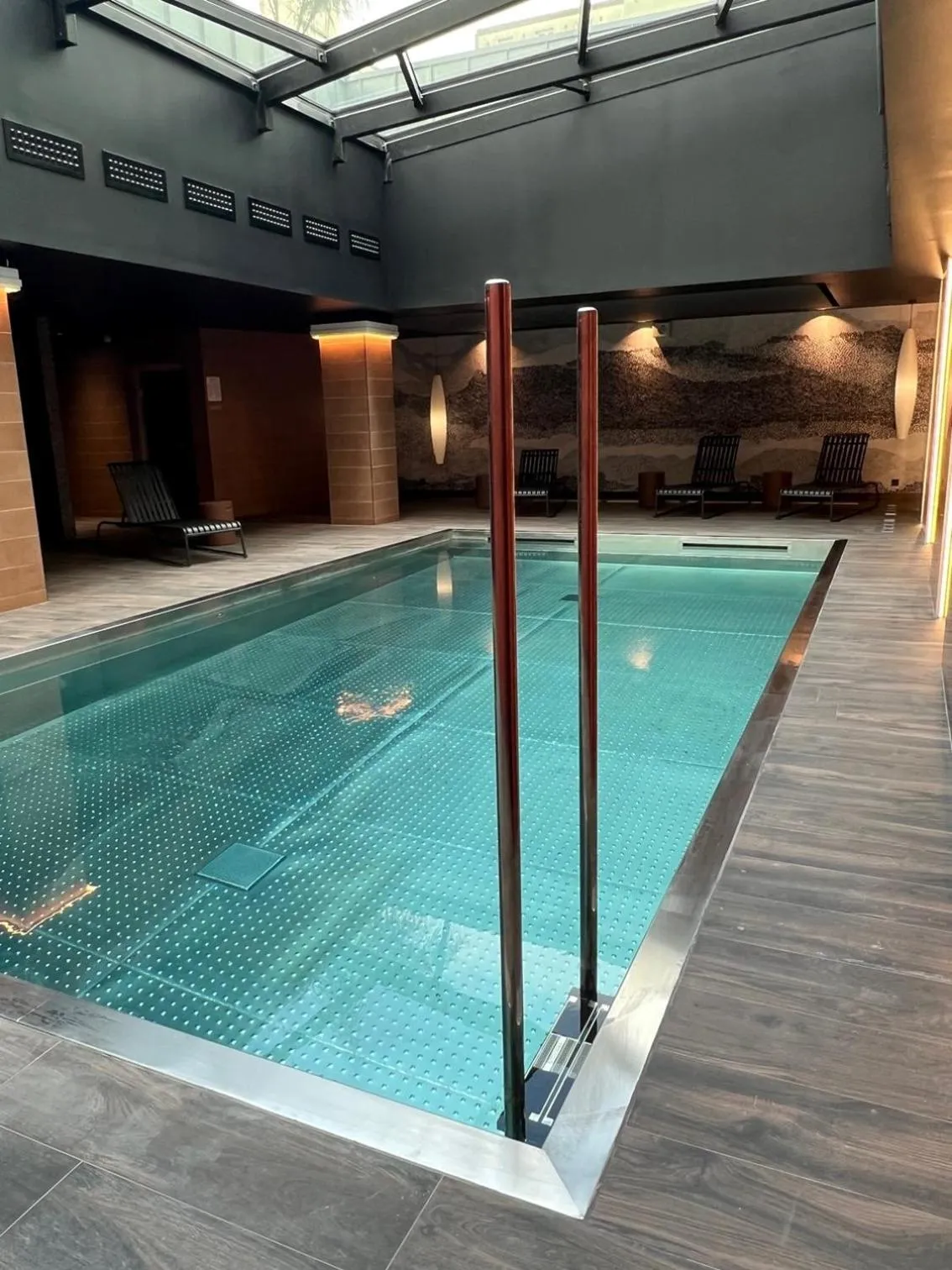 Swimming pool in Hôtel & Spa Oceania Le Conti