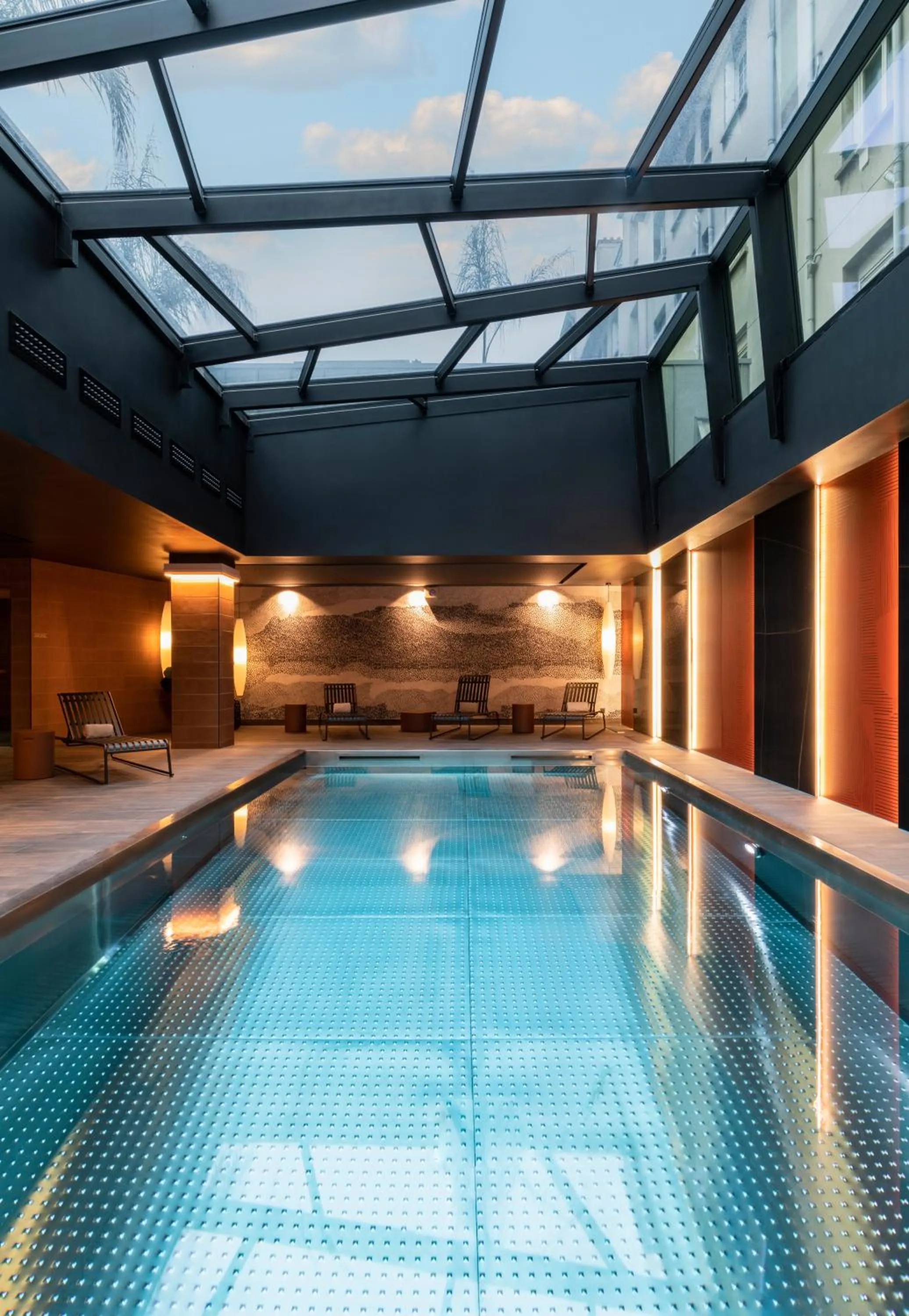 Swimming pool in Hôtel & Spa Oceania Le Conti