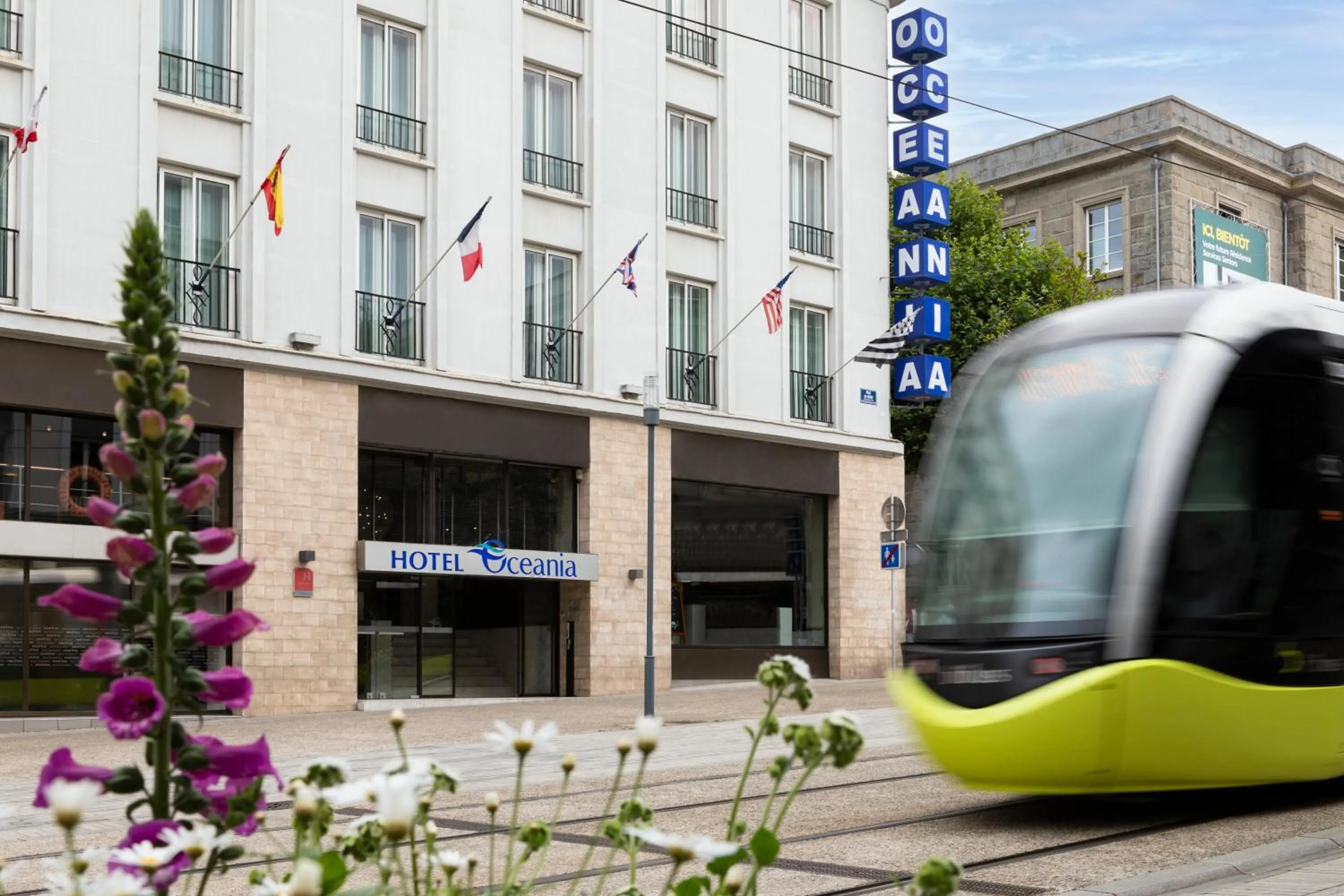Facade/entrance in Hôtel Oceania Brest