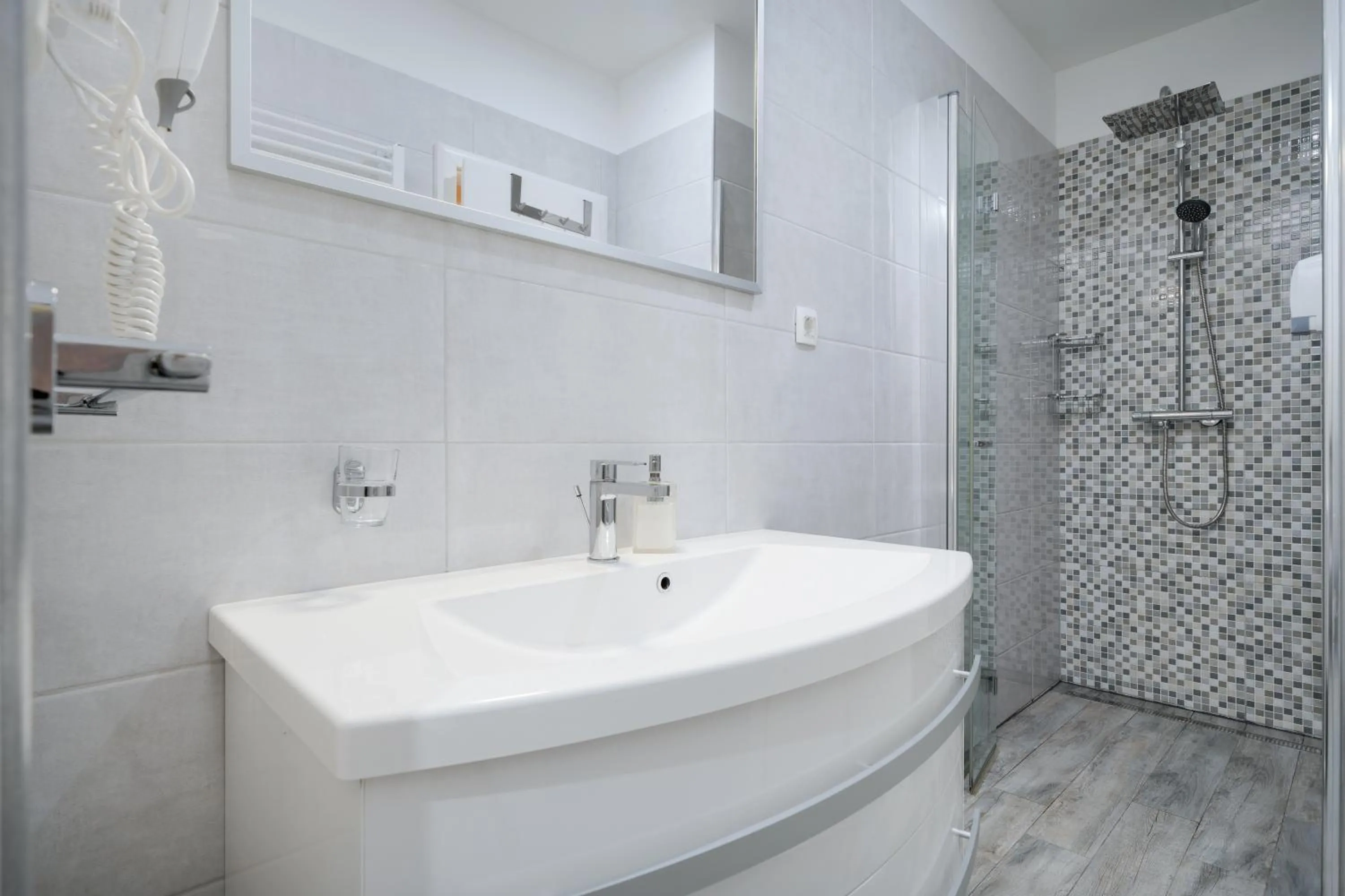 Luxury Rooms Floramye