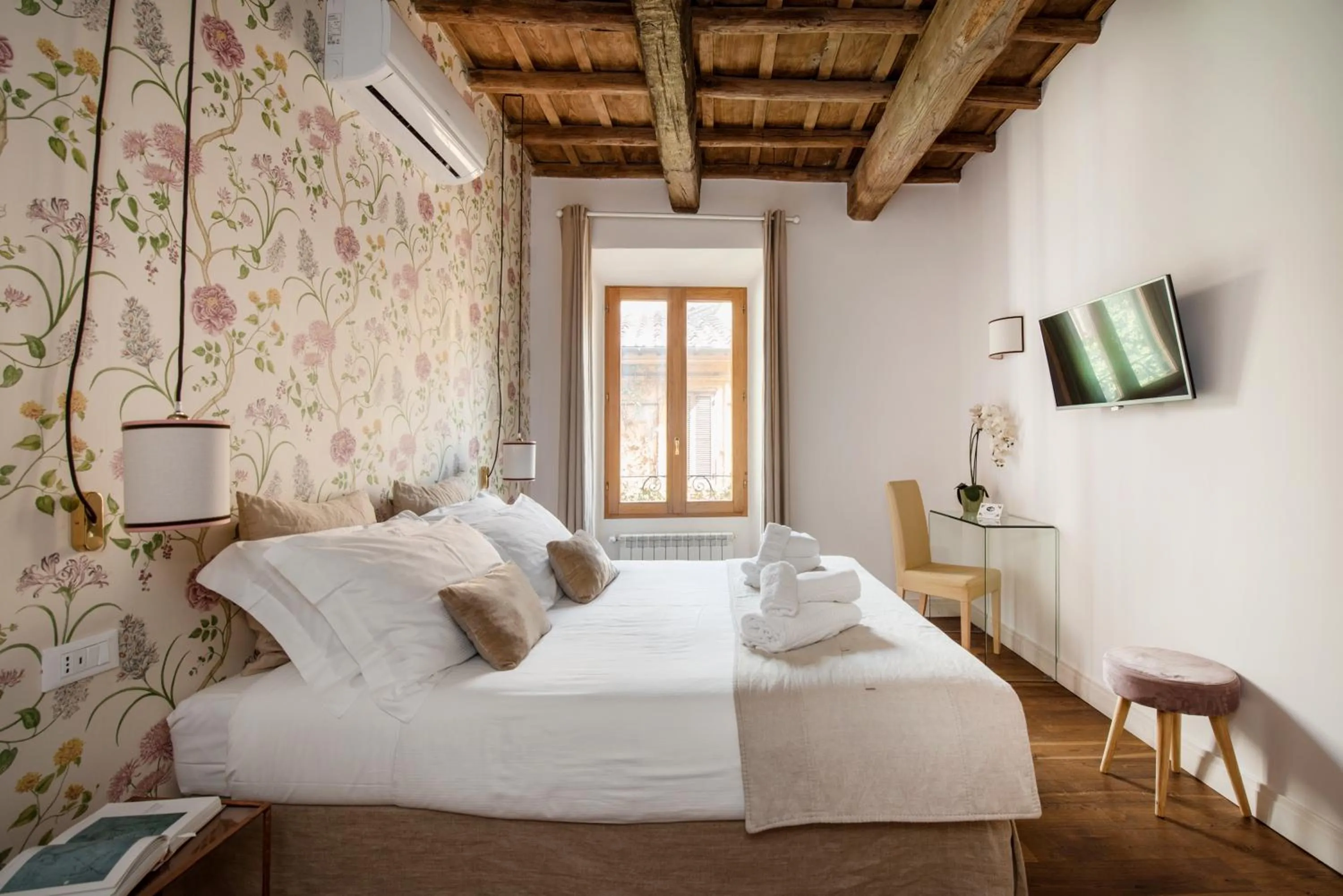 Bed in i Fiori de' Mario Suites