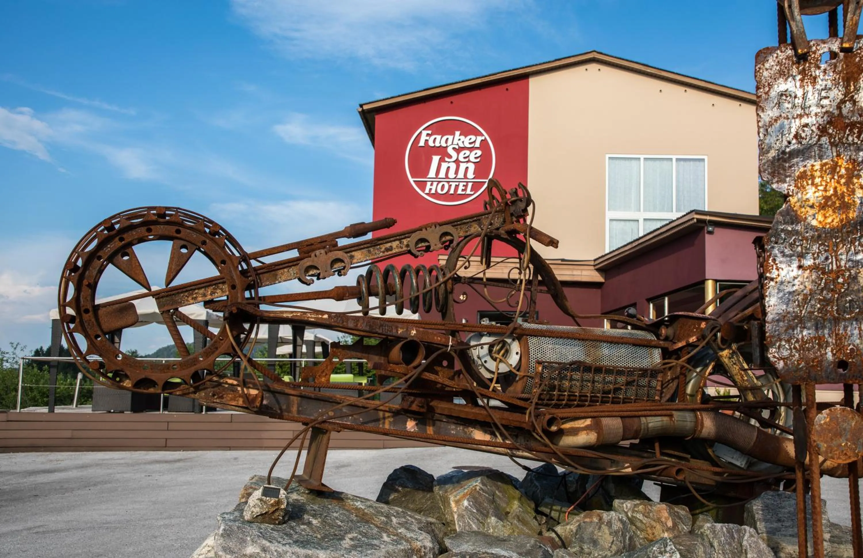 Facade/entrance in Hotel Faaker See Inn by S4Y