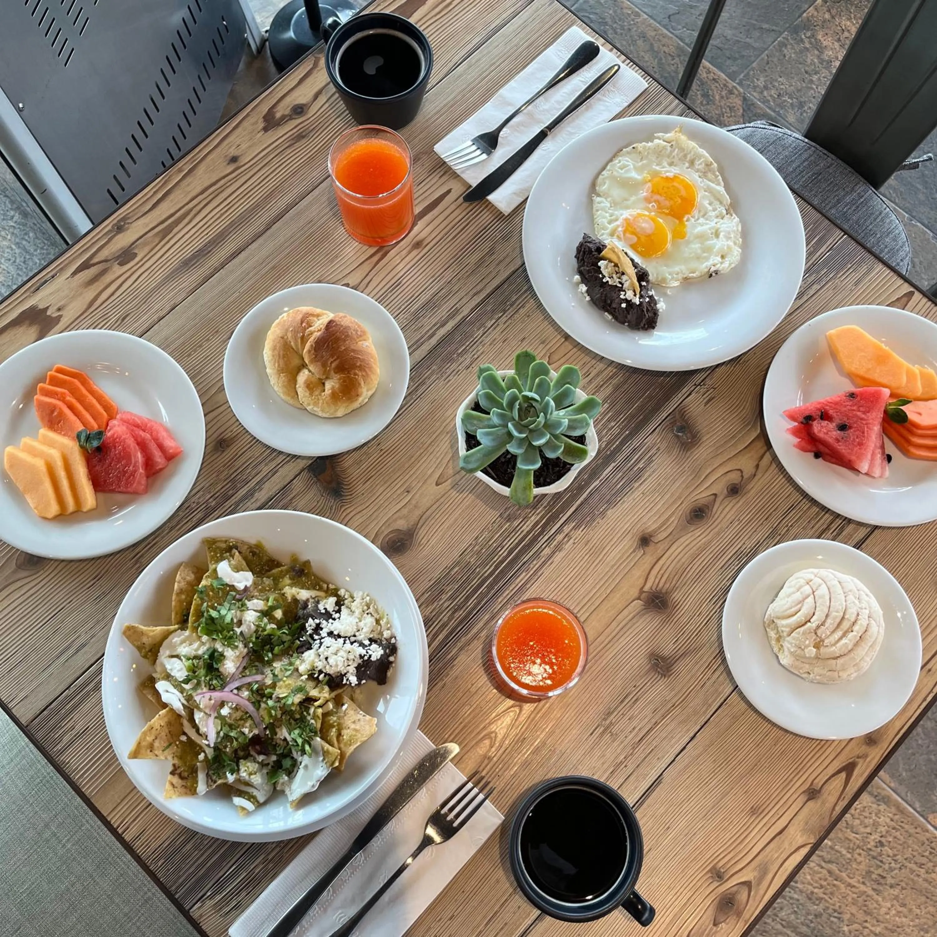 Breakfast in Stadia Suites Mexico City Santa Fe