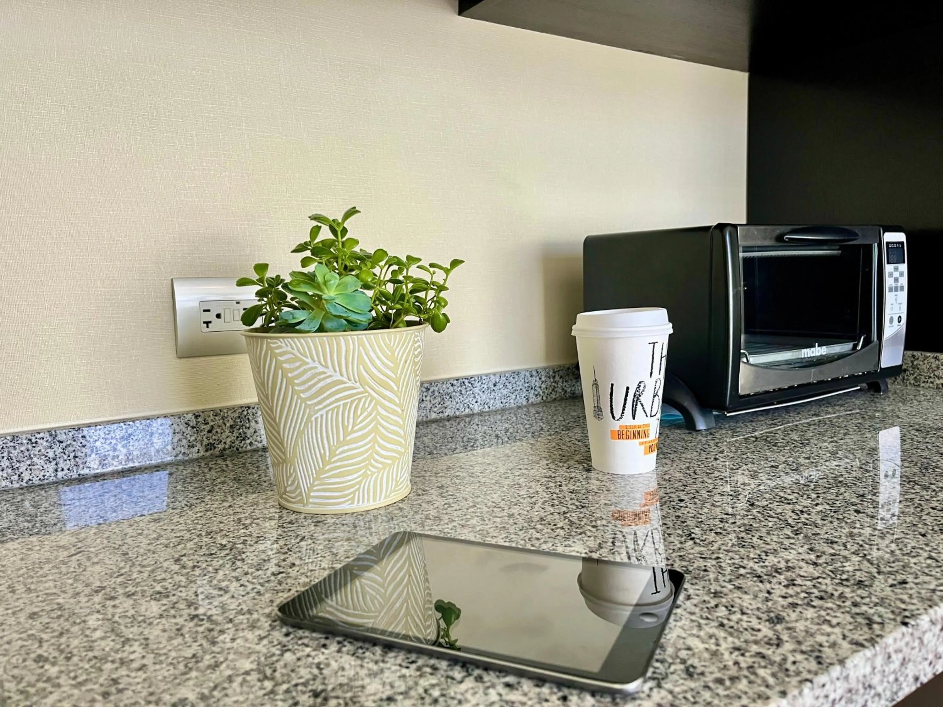 room service in Stadia Suites Mexico City Santa Fe